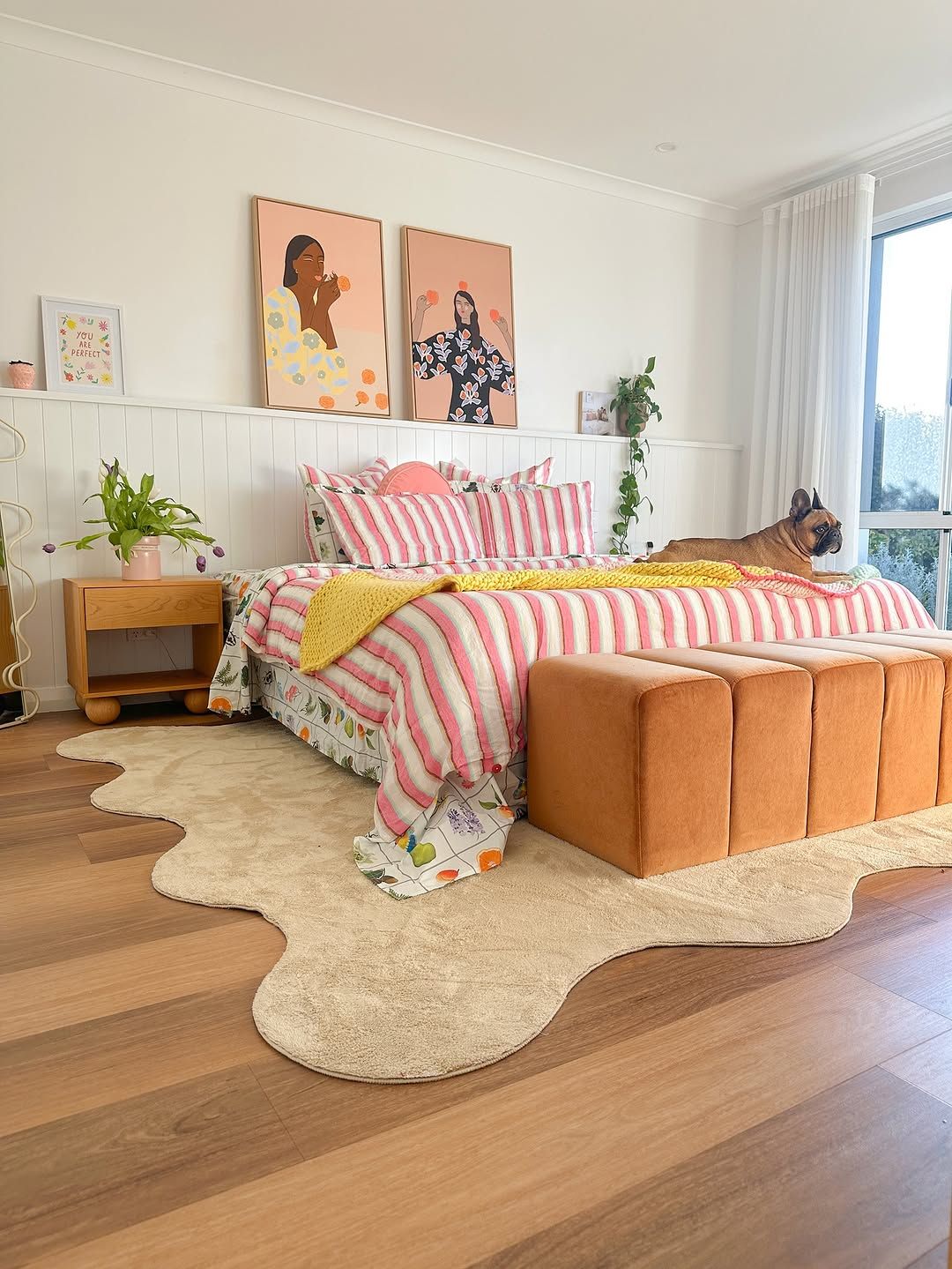 13 Bedroom Wall Art Ideas That Give the Bed a Clear Focal Point