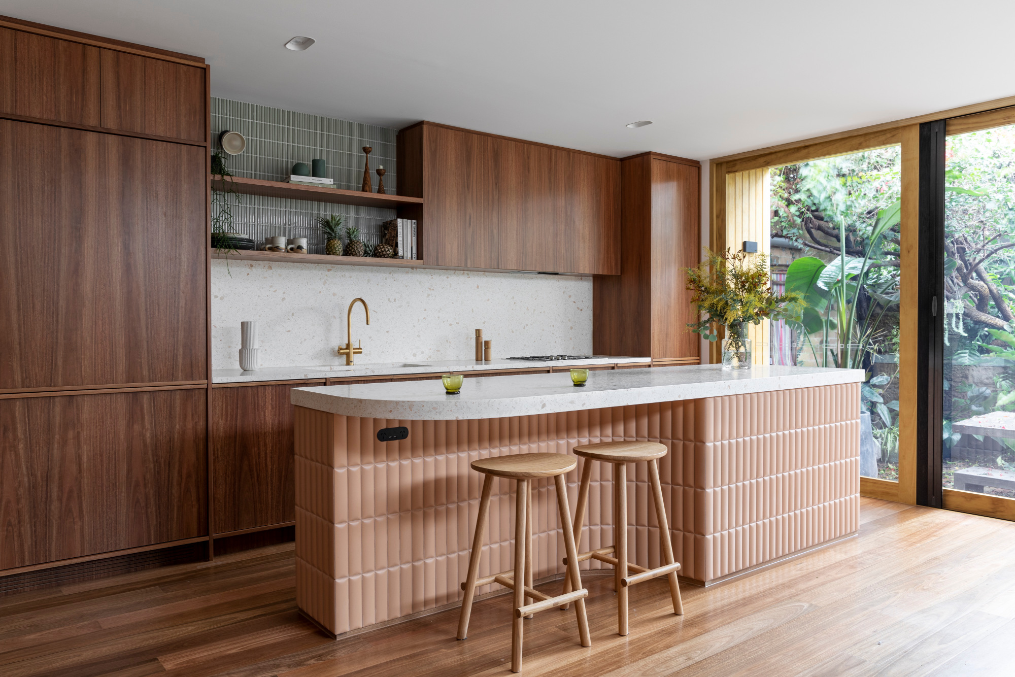 13 Kitchen Island Trends You'll See Everywhere in 2025 | Livingetc