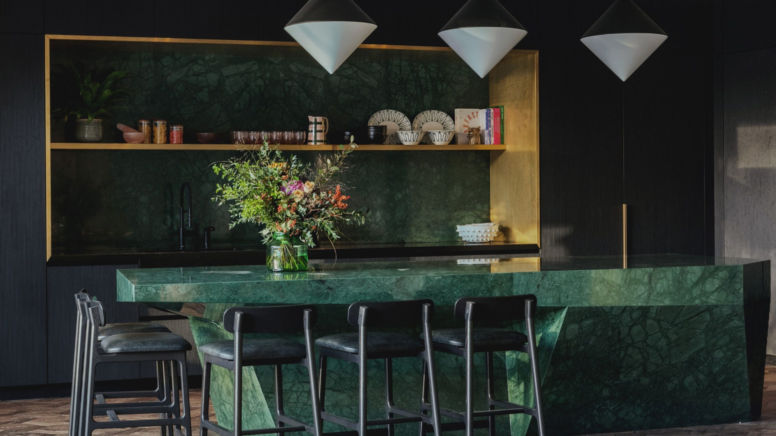13 Kitchen Island Trends You'll See Everywhere in 2025 | Livingetc