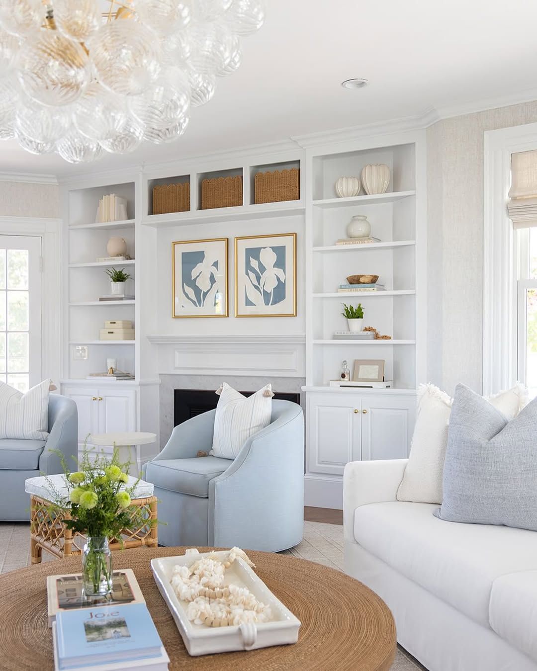 18 Coastal Living Room Ideas for 2026 Where Texture Replaces Themed Beach Decor
