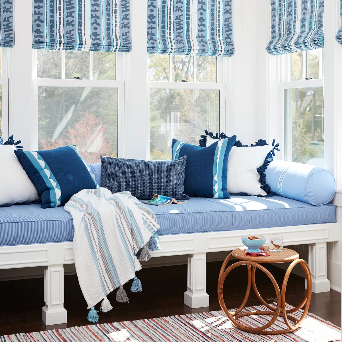 20+ Beautiful Window Seat Ideas - Best Cushions and Benches for Window Seats