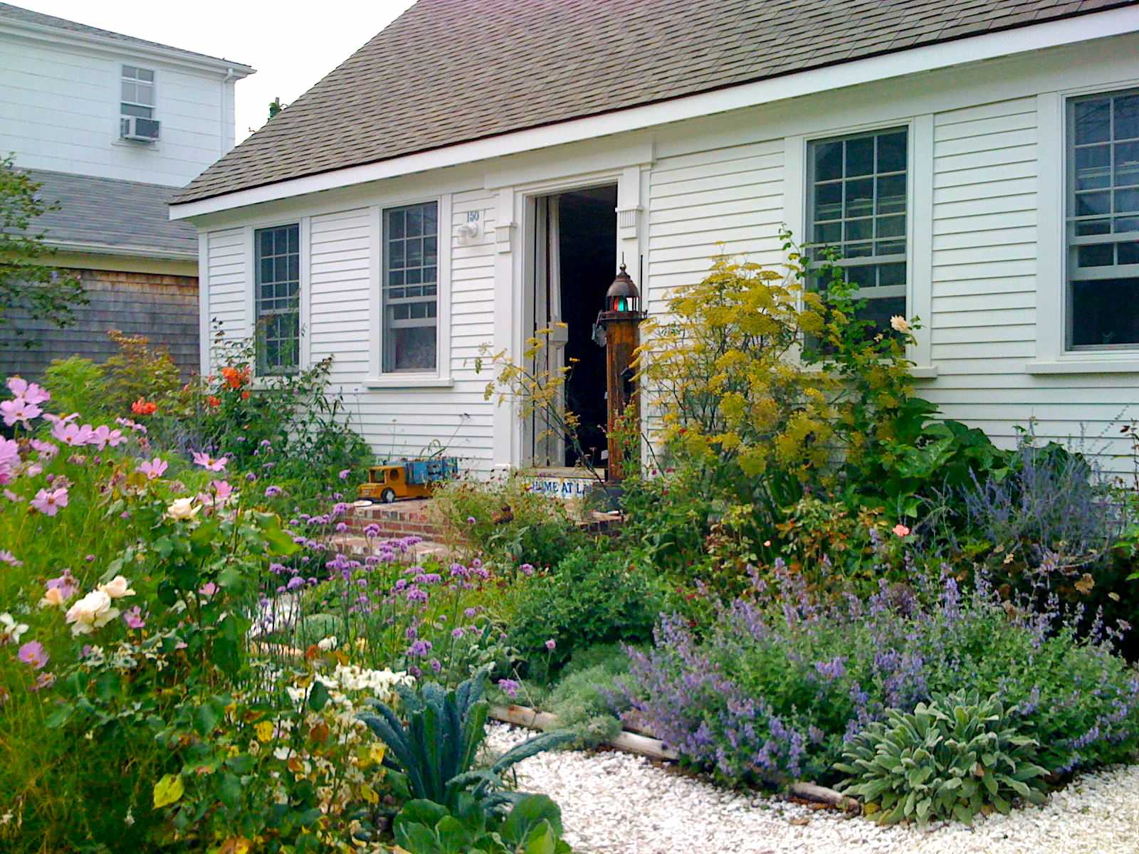 20 Ways to Get the Cottage Garden Look