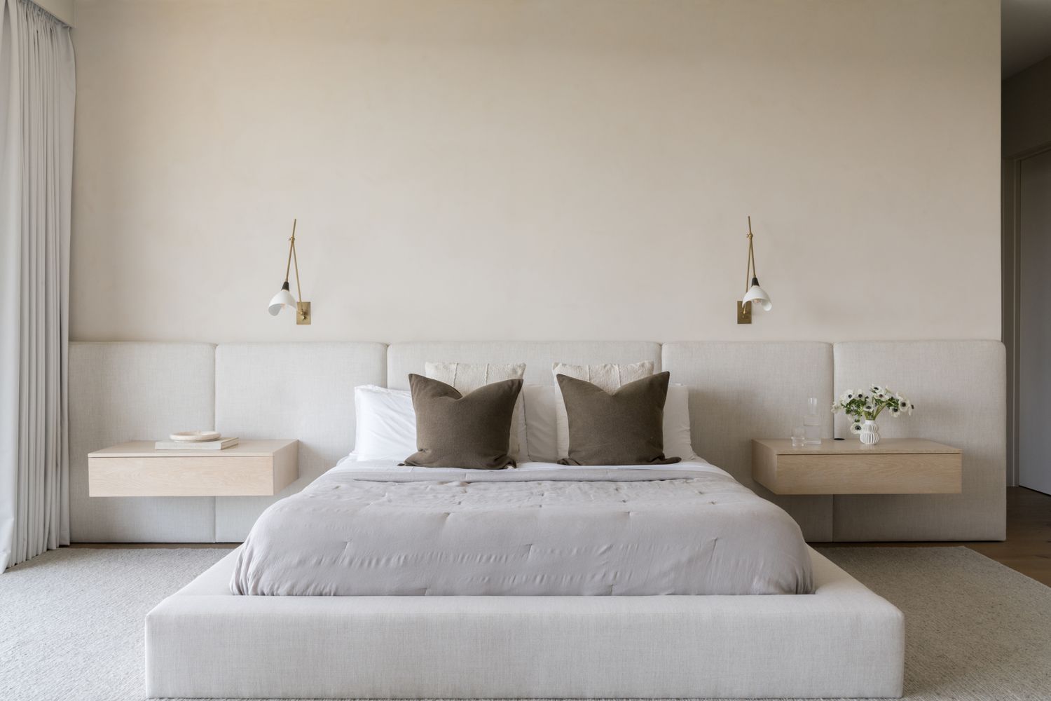 20 White Bedroom Ideas for a Soothing Space