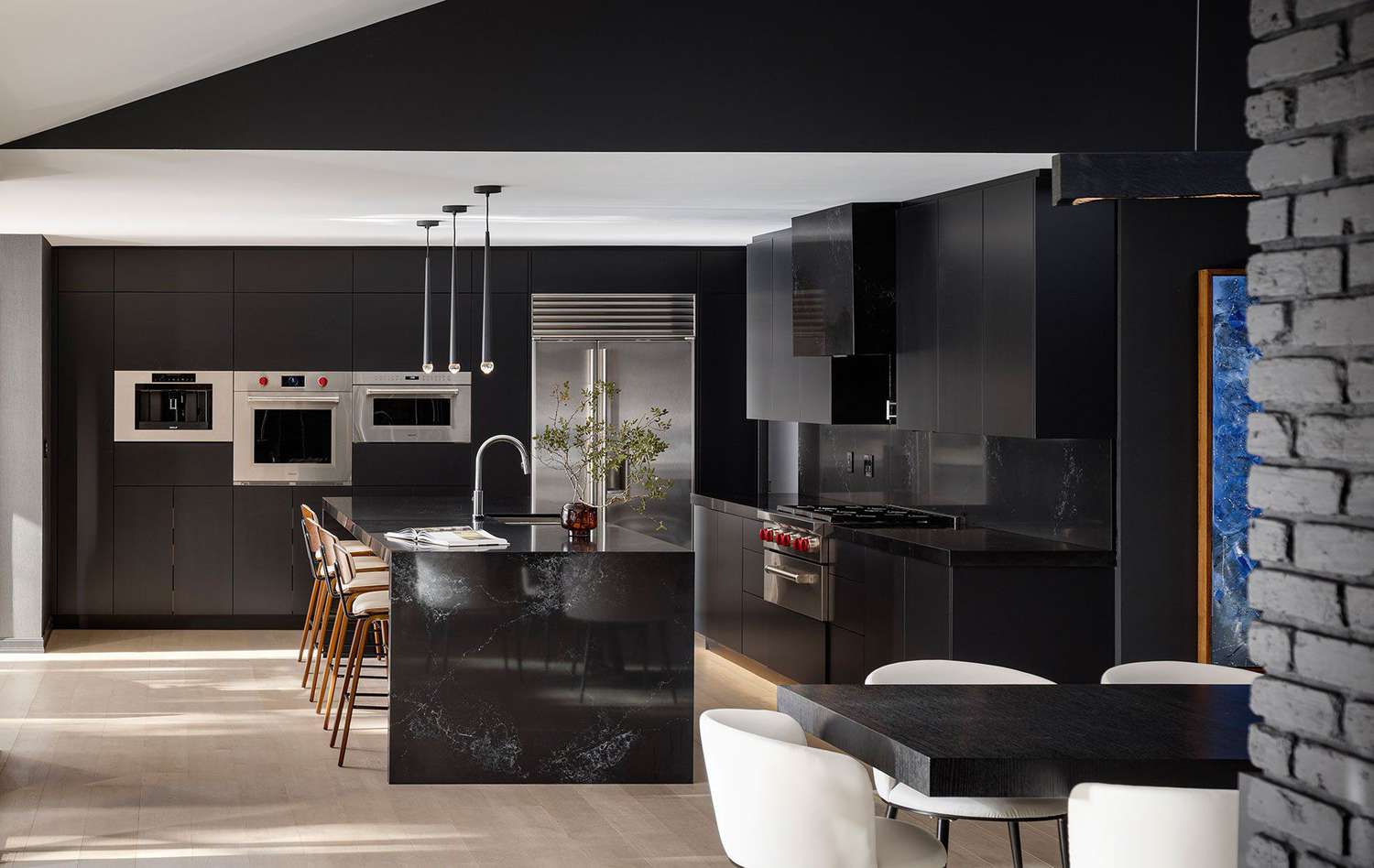 21 Moody Kitchen Ideas for a Dark Aesthetic Makeover in 2025