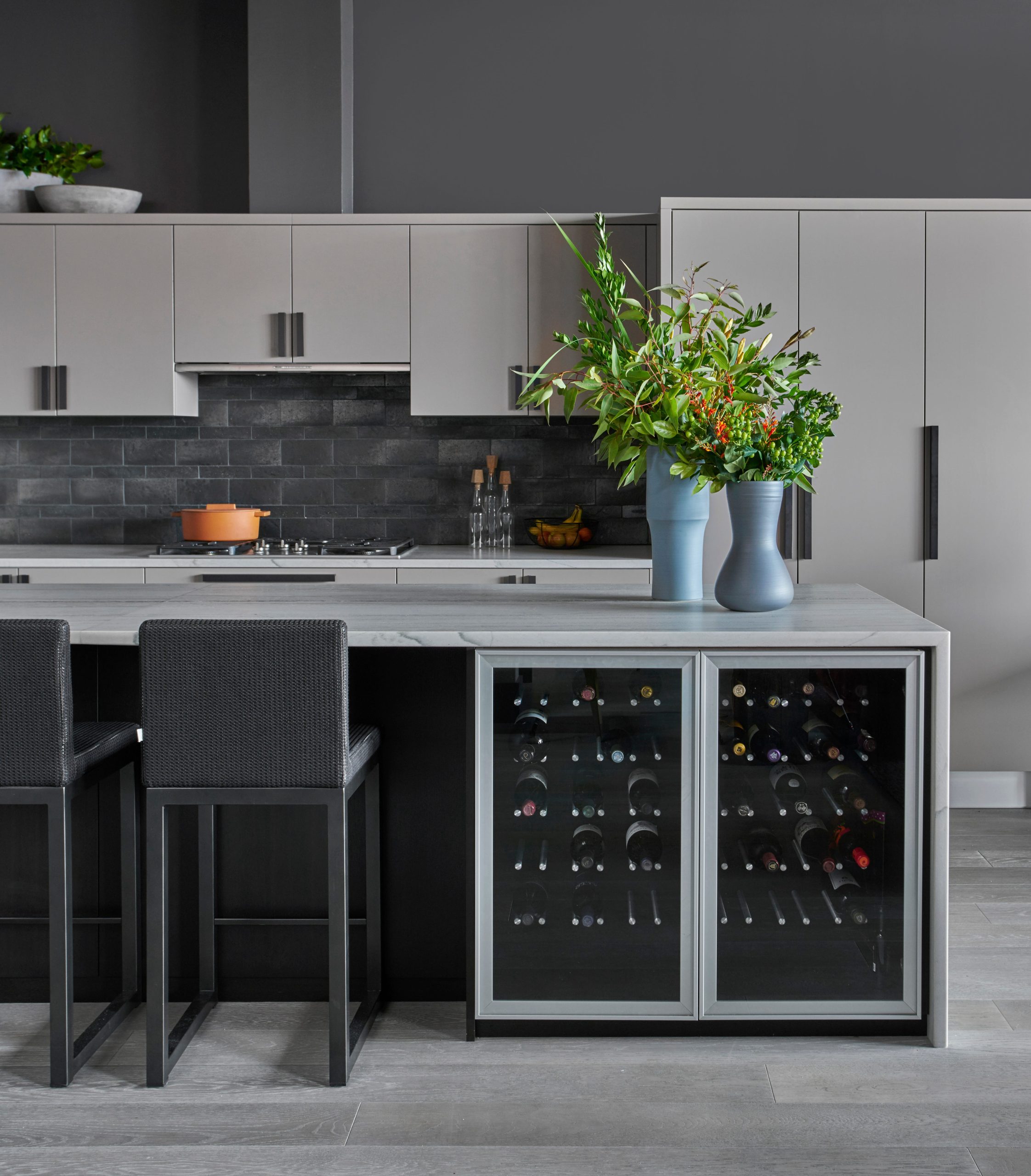 25 Beautiful Kitchens with Dark Backsplashes - Dark Kitchen Backsplashes