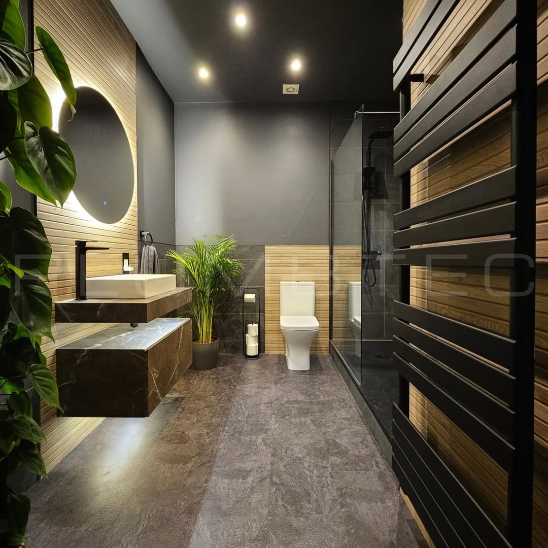 29 Dark Bathroom Ideas That Instantly Add Texture, Warmth, and Personality