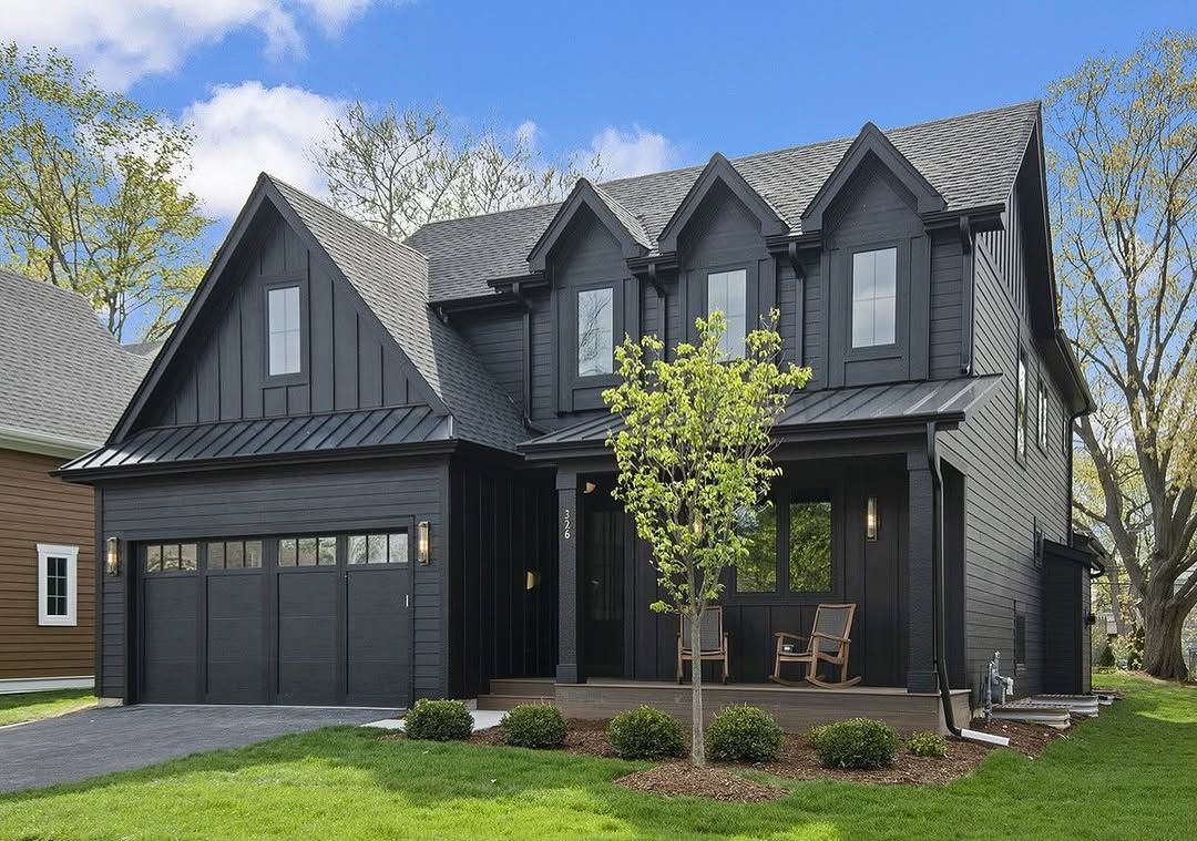 30 Modern Black Homes That Make a Bold Statement