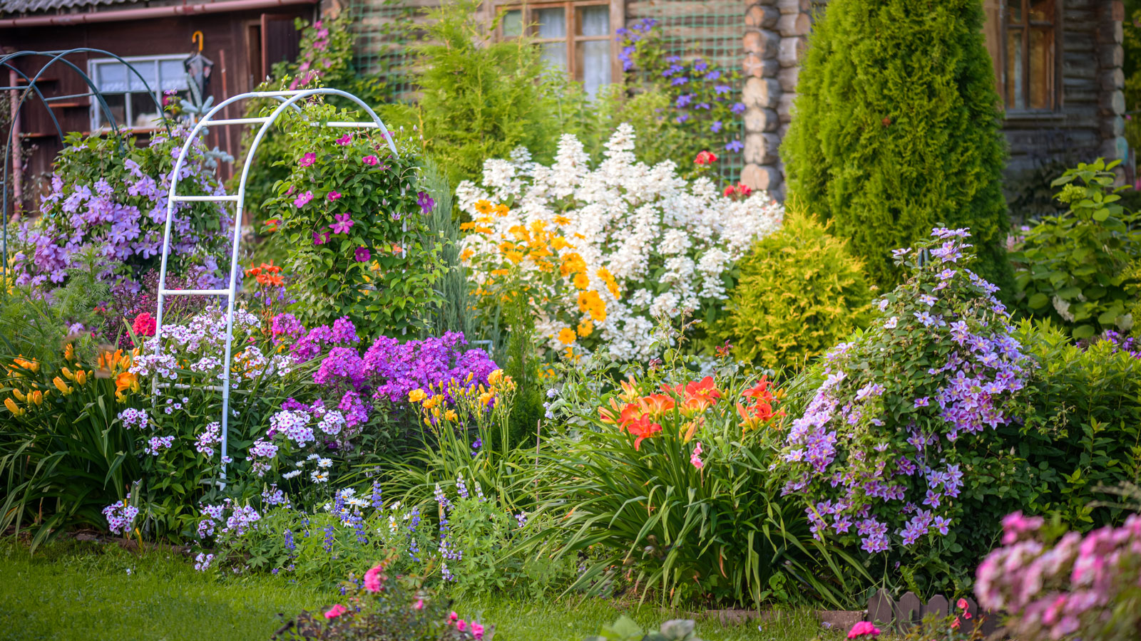 5 Essential Cottage Garden Ideas To Beauty Your Yard | Gardening Know How