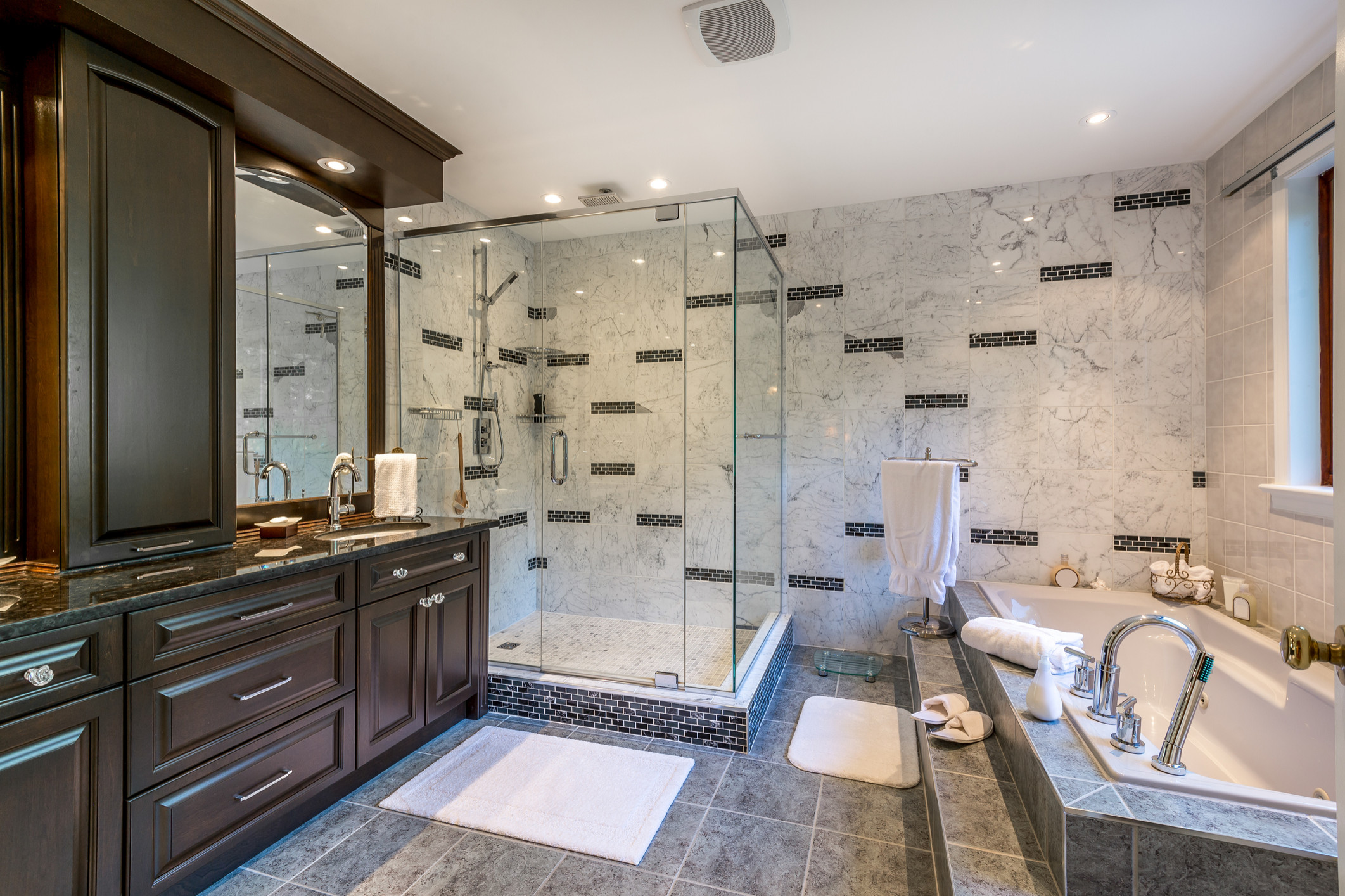 75 Bathroom with Dark Wood Cabinets Ideas You'll Love - May, 2026 | Houzz