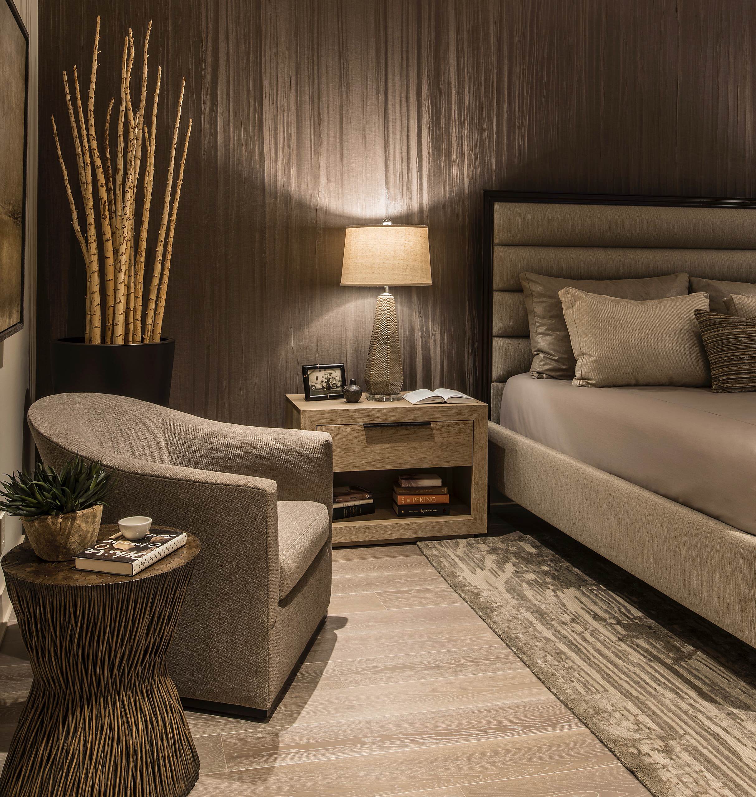 75 Bedroom with Brown Walls Ideas You'll Love - May, 2026 | Houzz