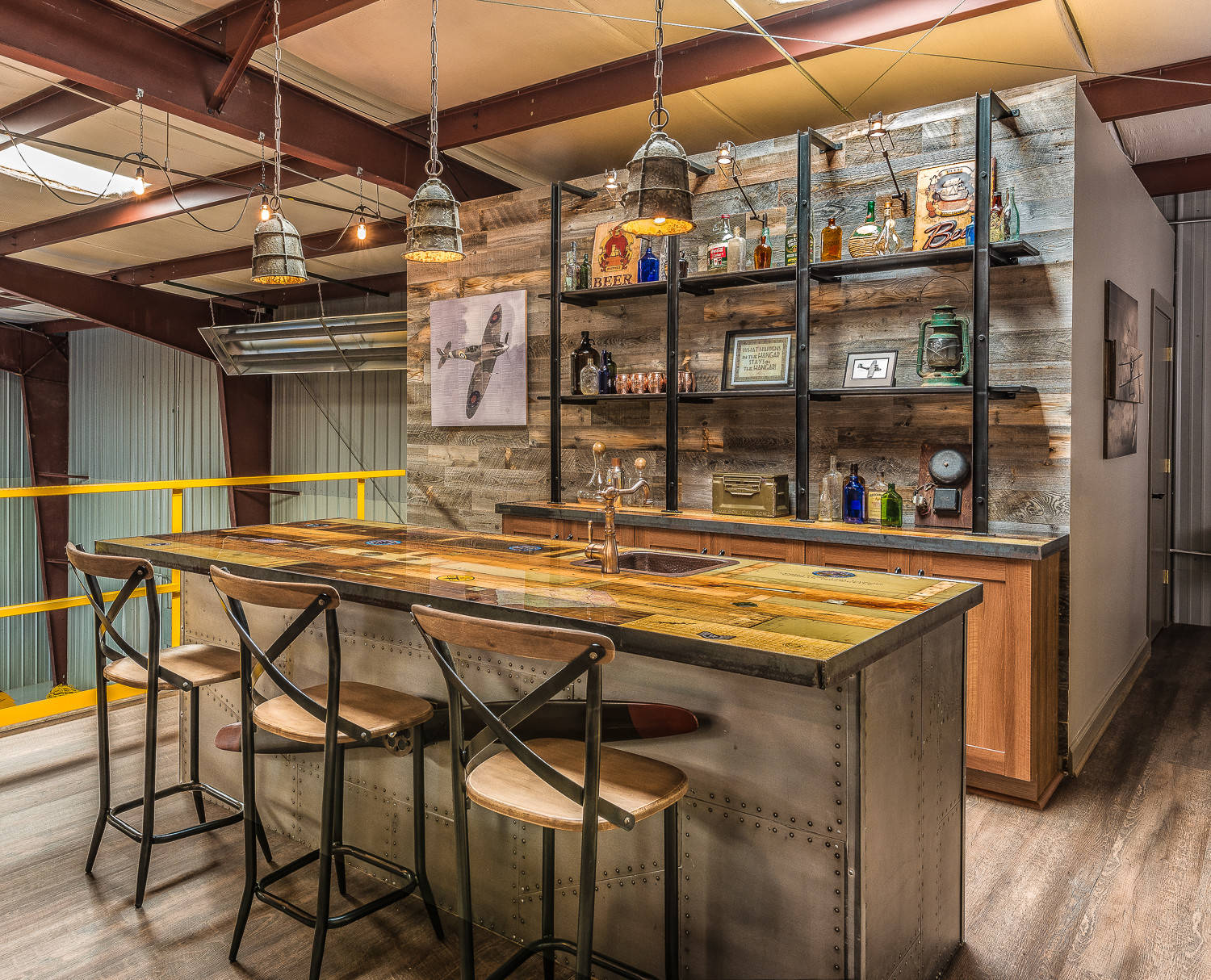 75 Industrial Home Bar Ideas You'll Love - April, 2026 | Houzz