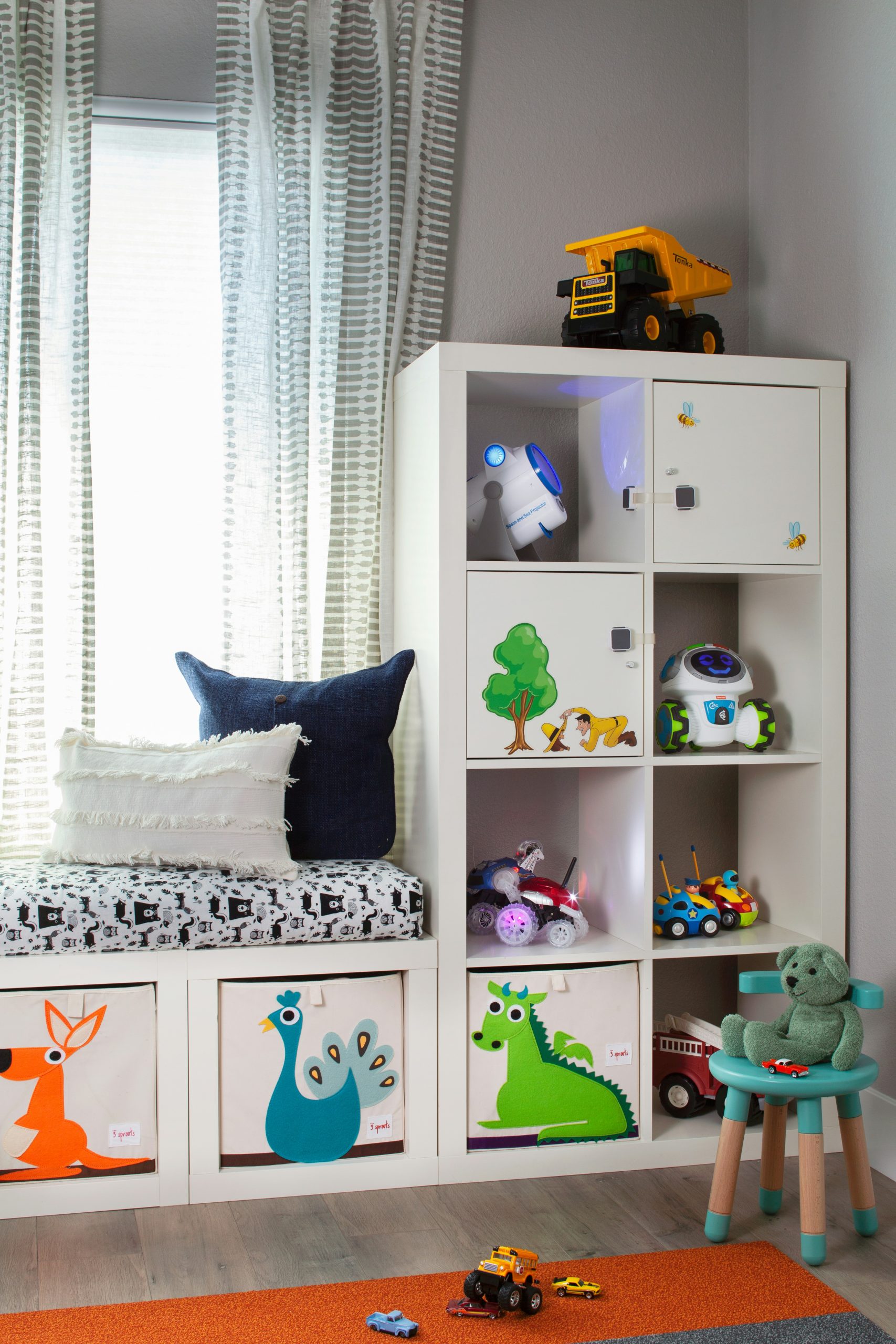 A playful kid's room filled with colorful toys!