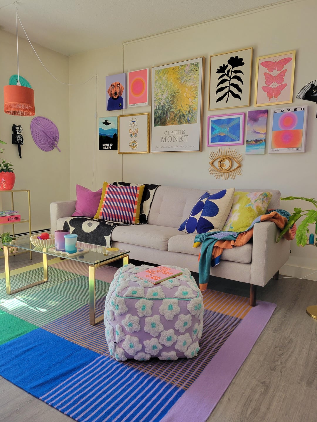 After exhausting the neutral look for years I decided to dopamine my one- bedroom apartment! : r/interiordecorating