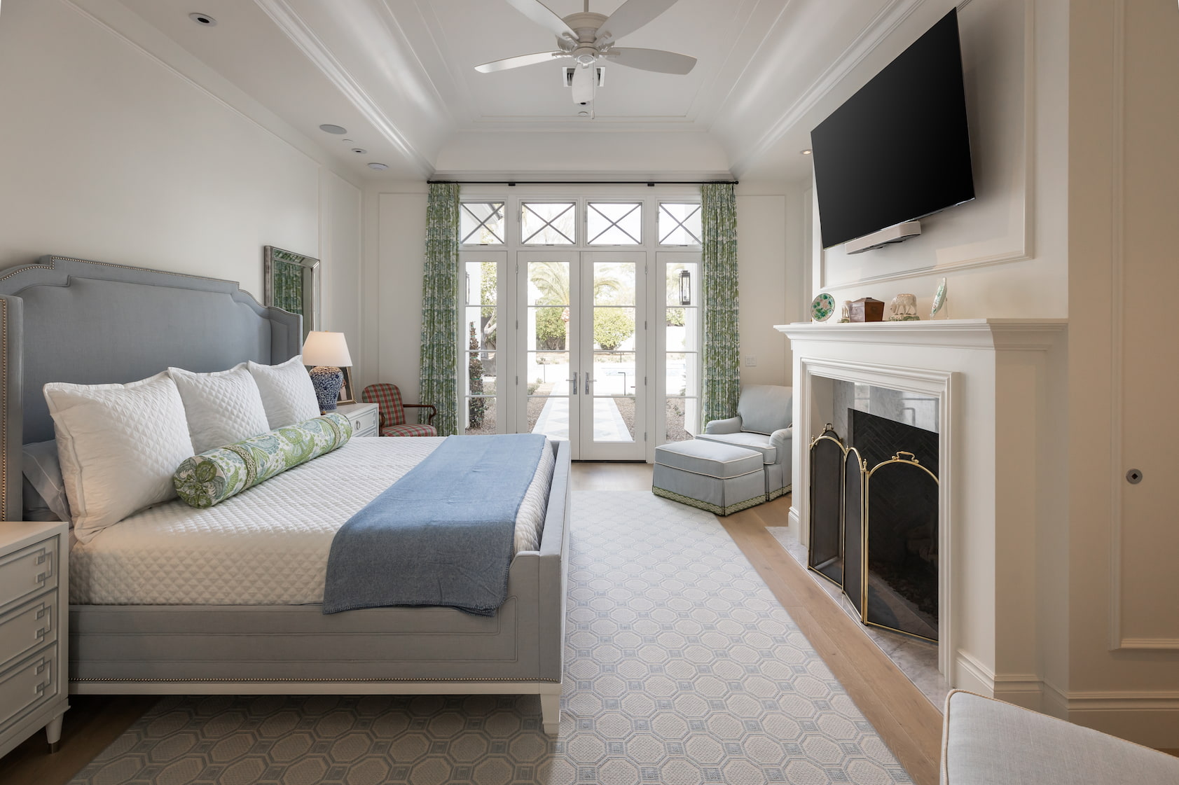 Bedroom Patio Door Ideas | Pella