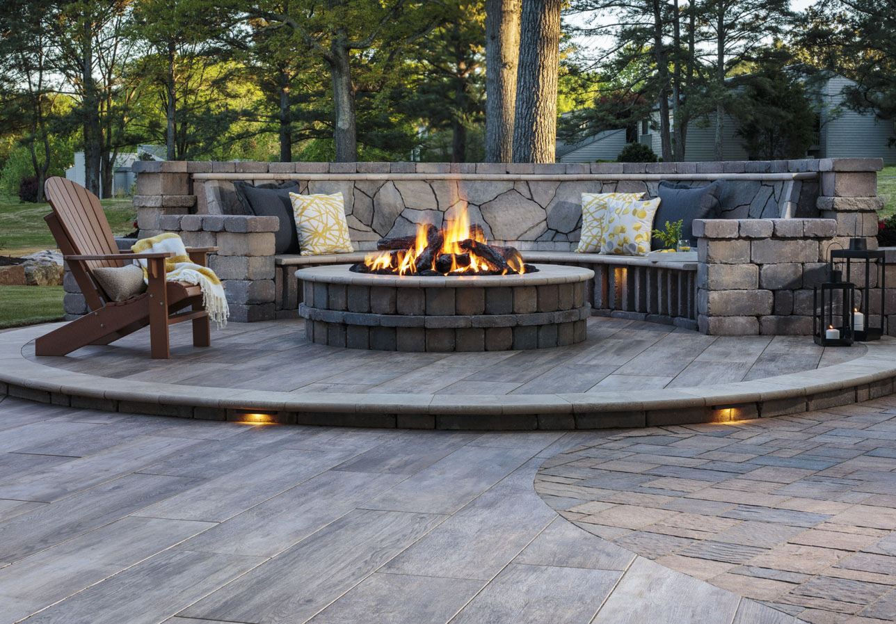 Explore Our 5 Tips for Designing a Patio Around a Fire Pit | Belgard