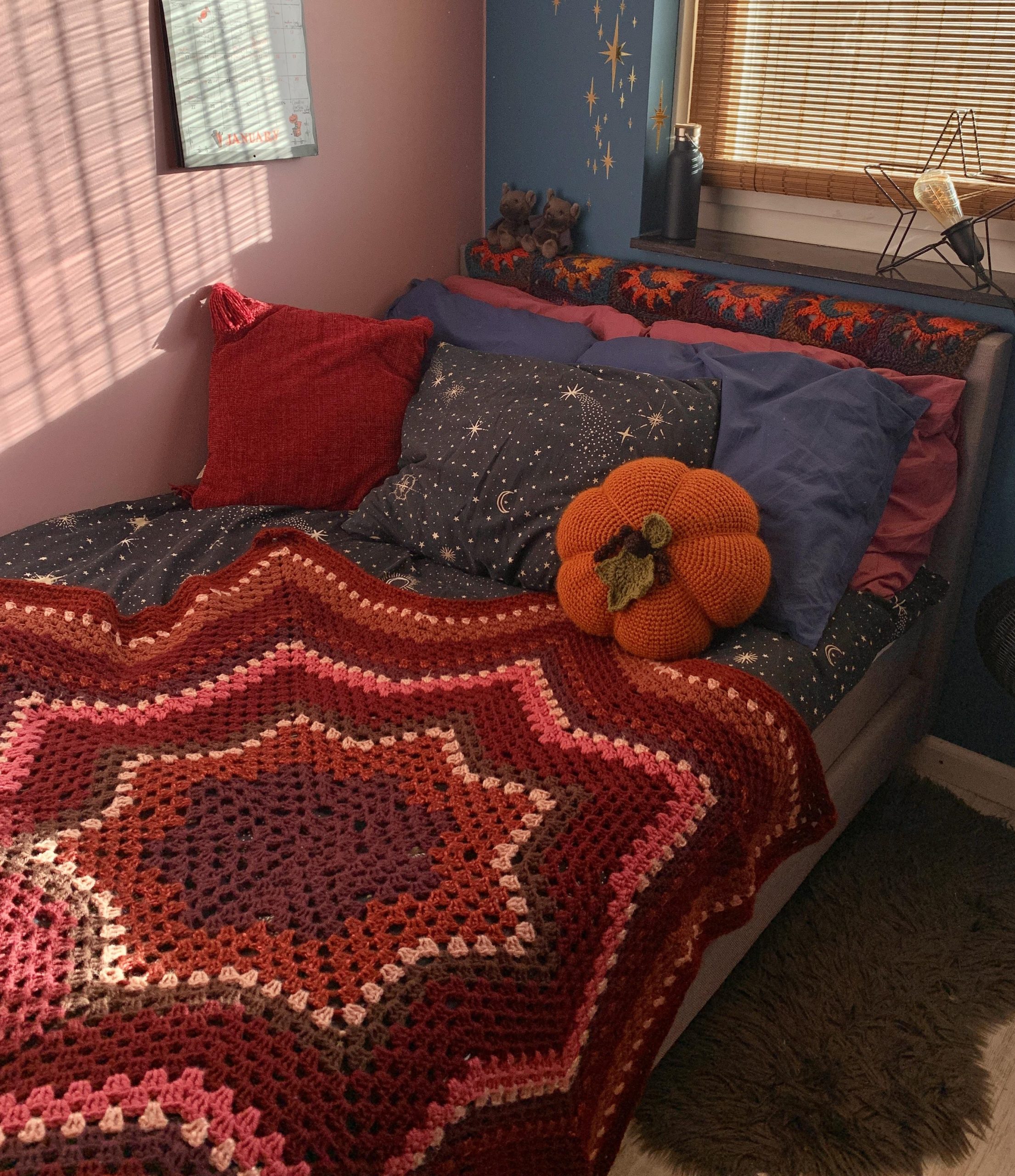I've been crocheting some items to make my room feel cozier, thought I'd share! : r/crochet