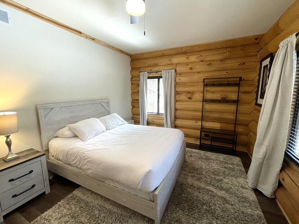 Lake Shore Lodge | Vacation Home Rental Near Wisconsin Dells | Spring Brook Vacation Rentals