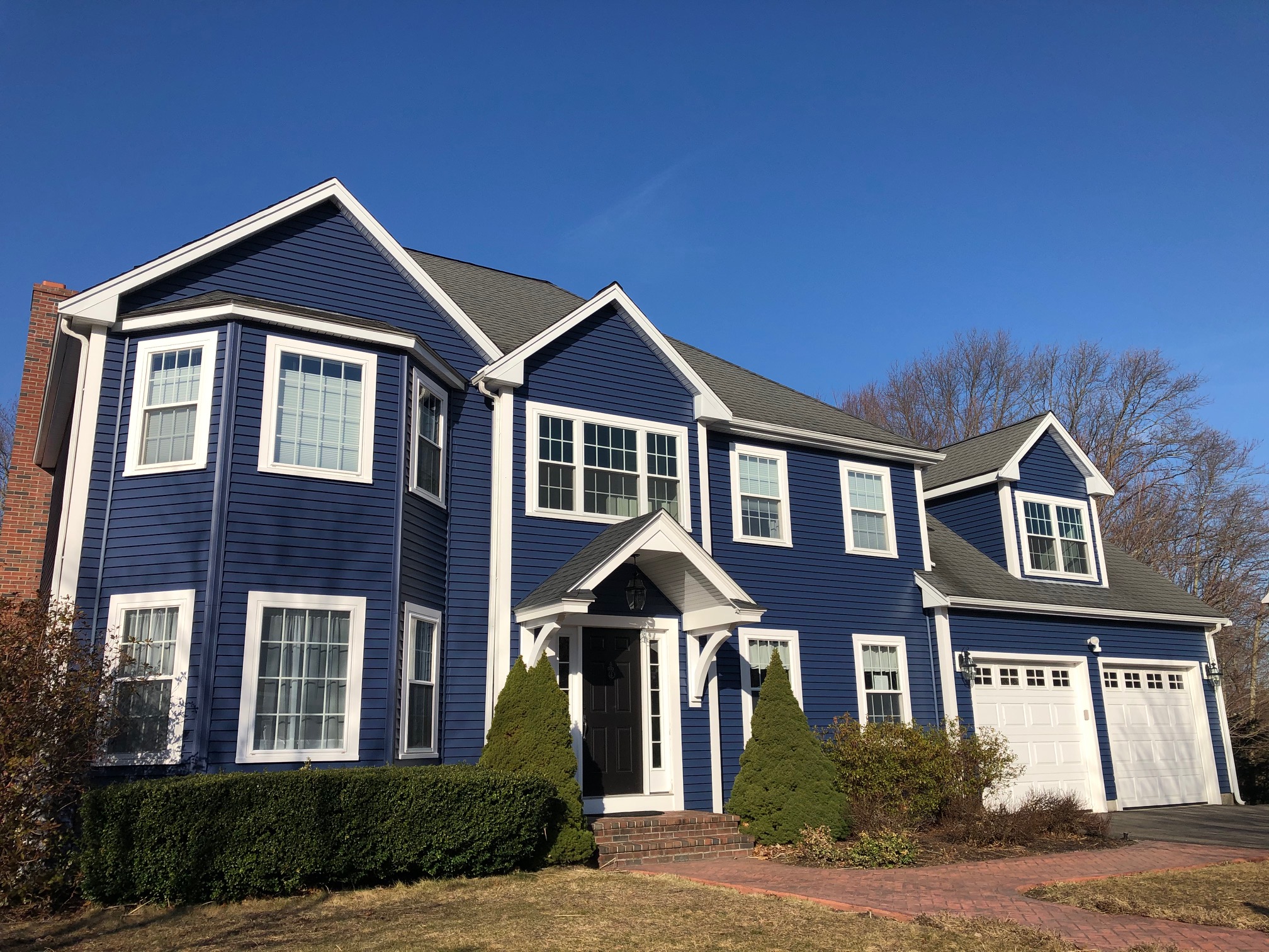 Siding, Windows, & Roofing in Westwood, MA | EM Snow