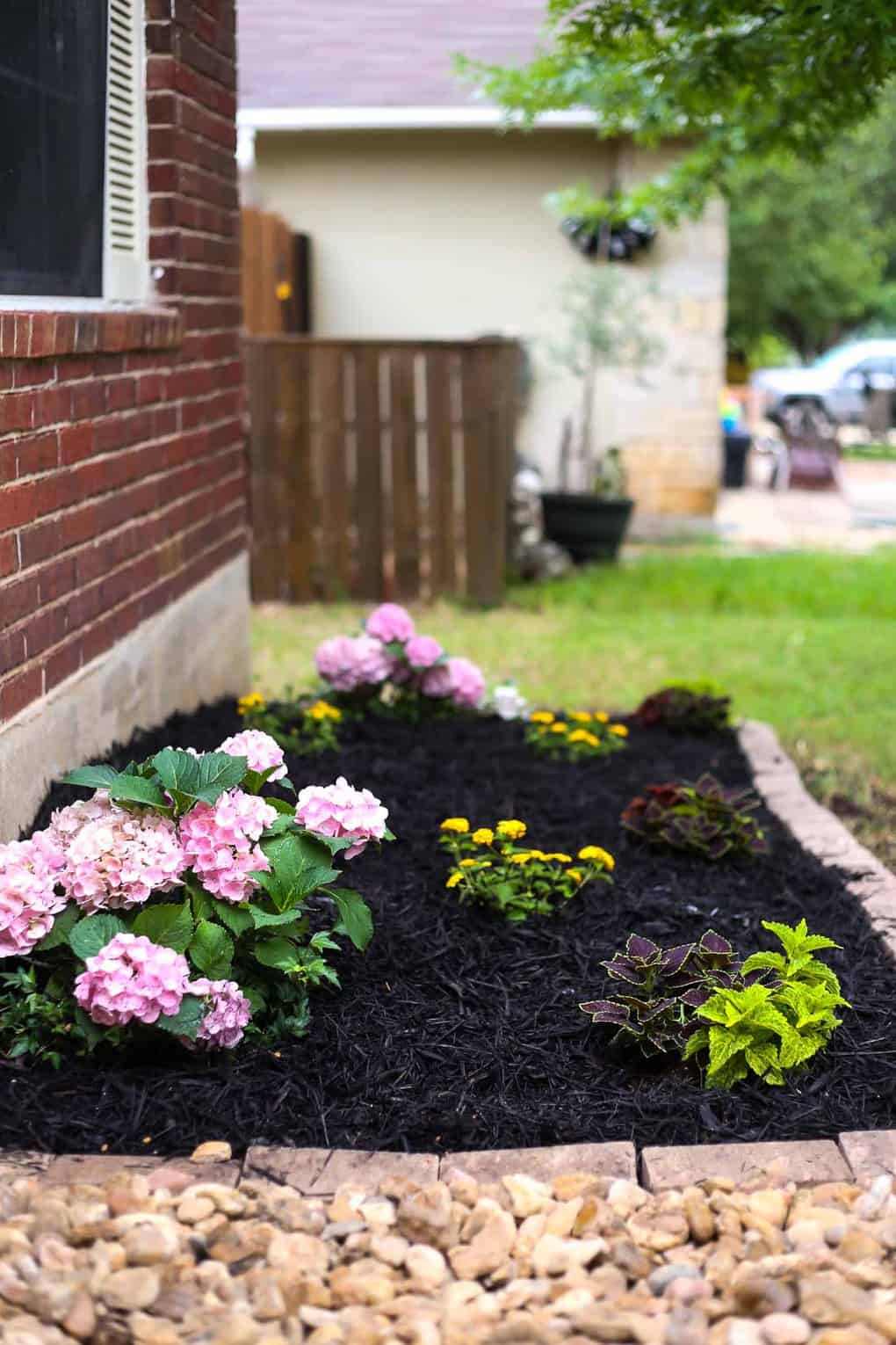 Simple Front Yard Flower Bed Ideas - Love & Renovations