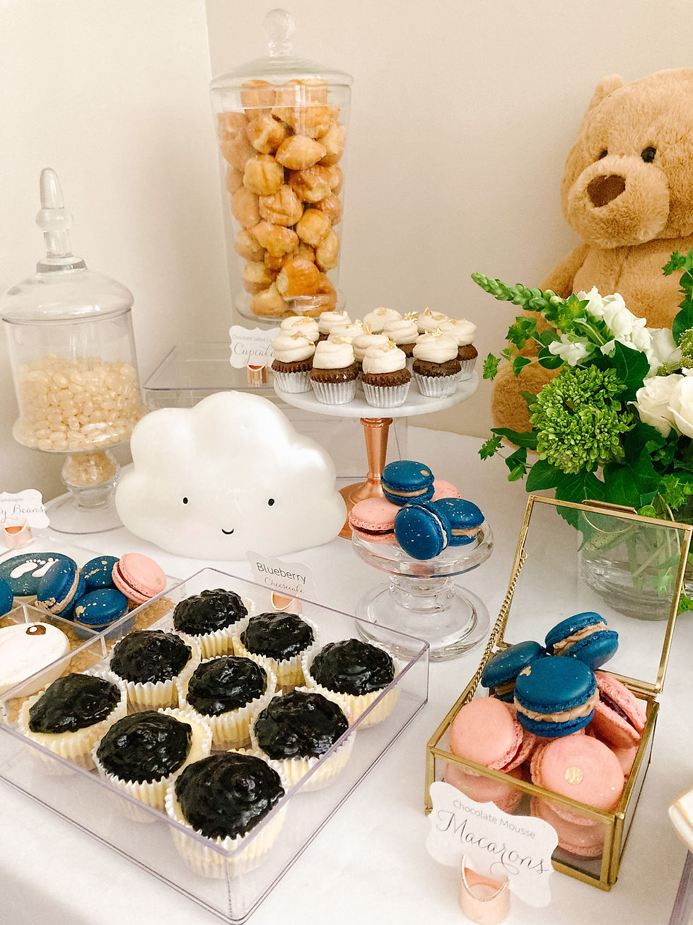Sweet Beginnings: How to Create a Stunning Baby Shower Dessert Table