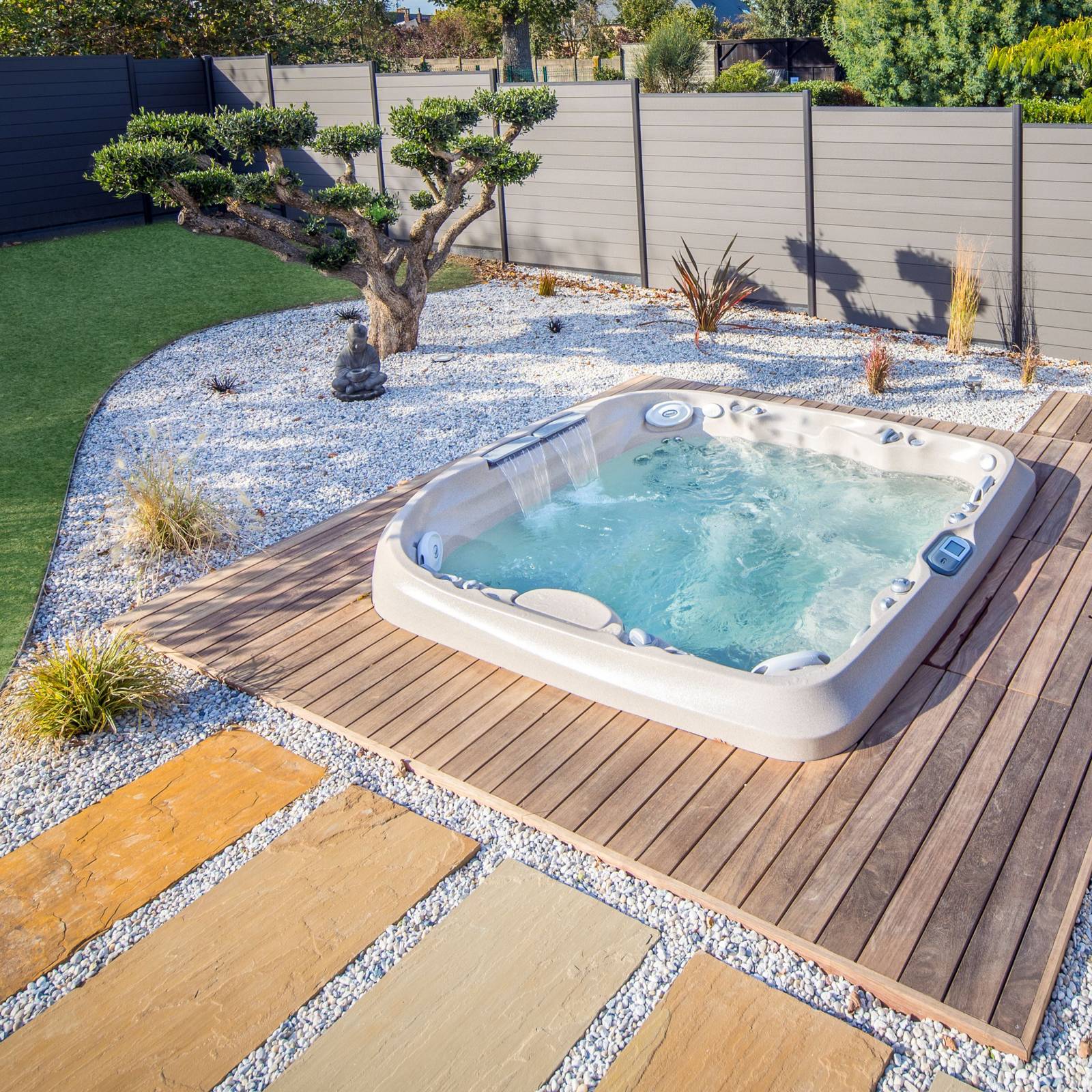 10 Amazing Backyard Hot Tub Ideas