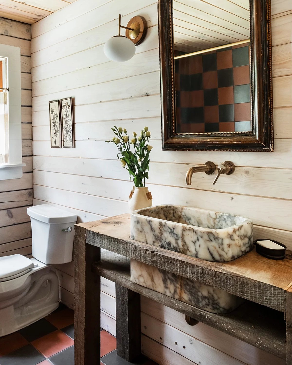 10 Modern Farmhouse Bathrooms That Exude Zen
