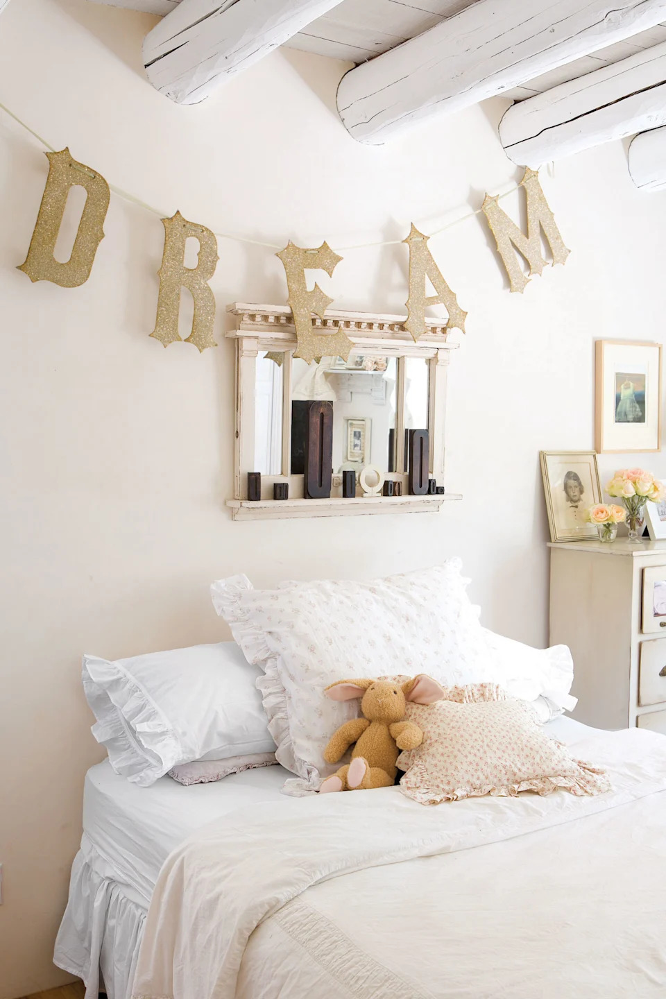 12 Fun and Feminine Bedroom Decorating Ideas for Girls
