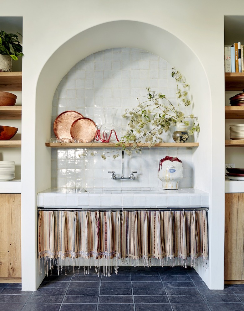 12 Traditional Closet Door Alternatives To Redesign Your Storage