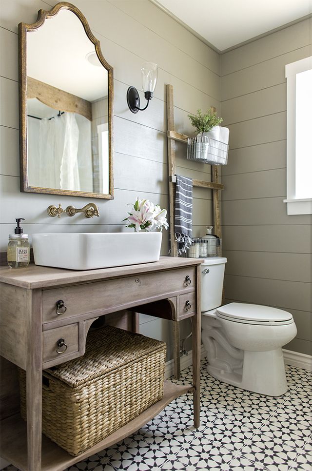 13 Beautiful Farmhouse Bathrooms – Hallstrom Home