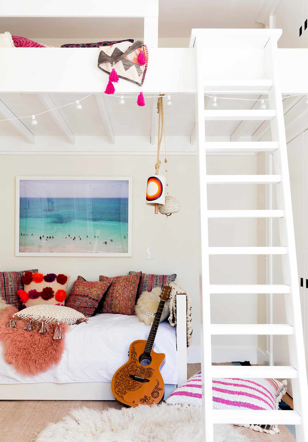 15 Small Apartment Ideas to Maximize Decor and Storage