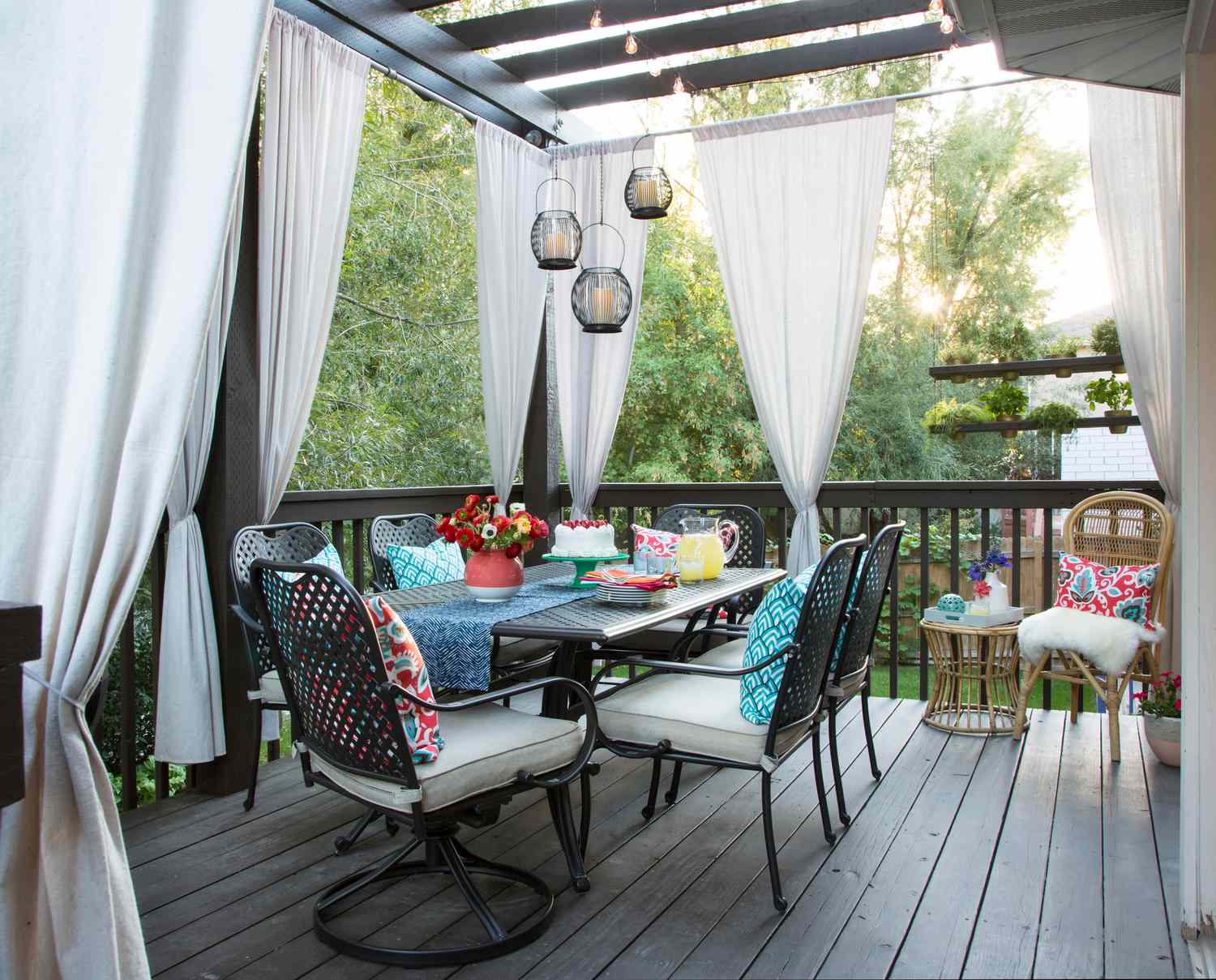 20 Covered Deck Ideas to Upgrade Your Outdoor Space