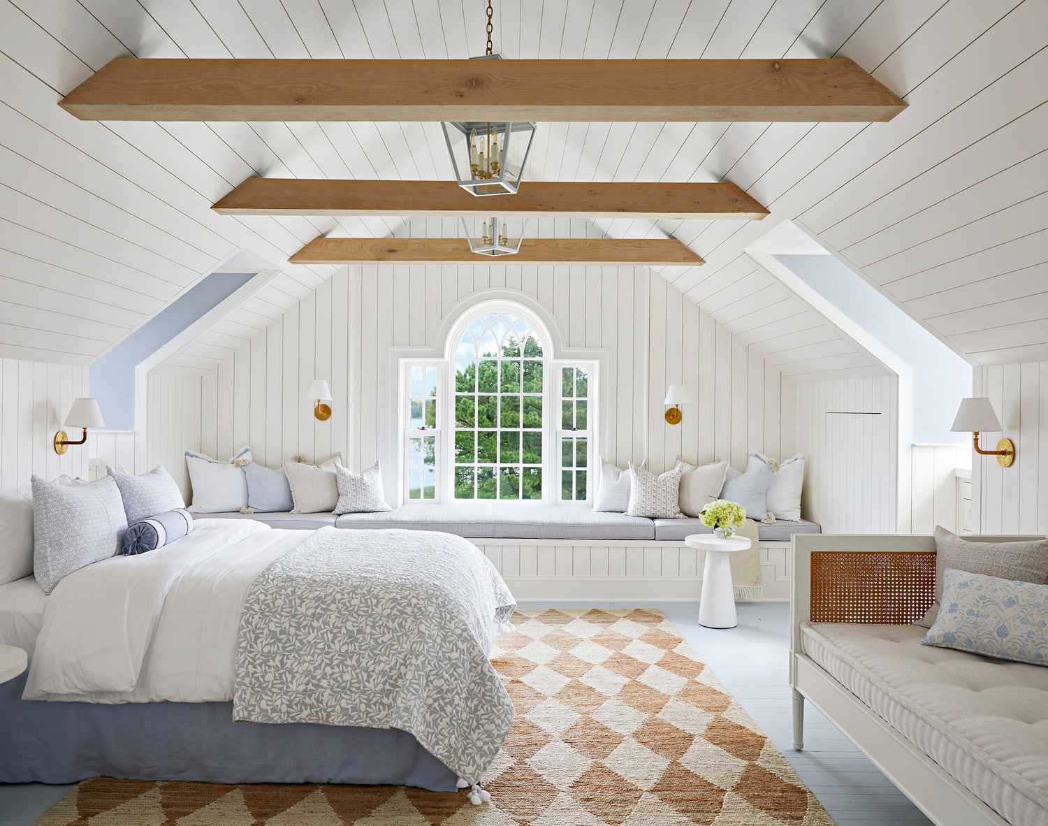 20 French Country Bedroom Ideas