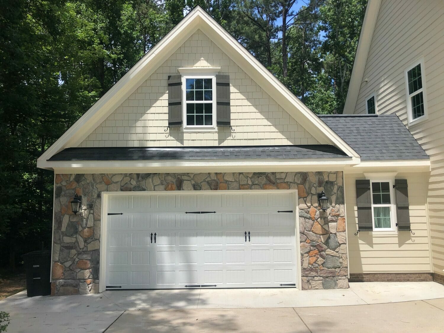 24'x 24' One and One-Half Story Attached Garage in Pittsboro, NC | HWS Garages