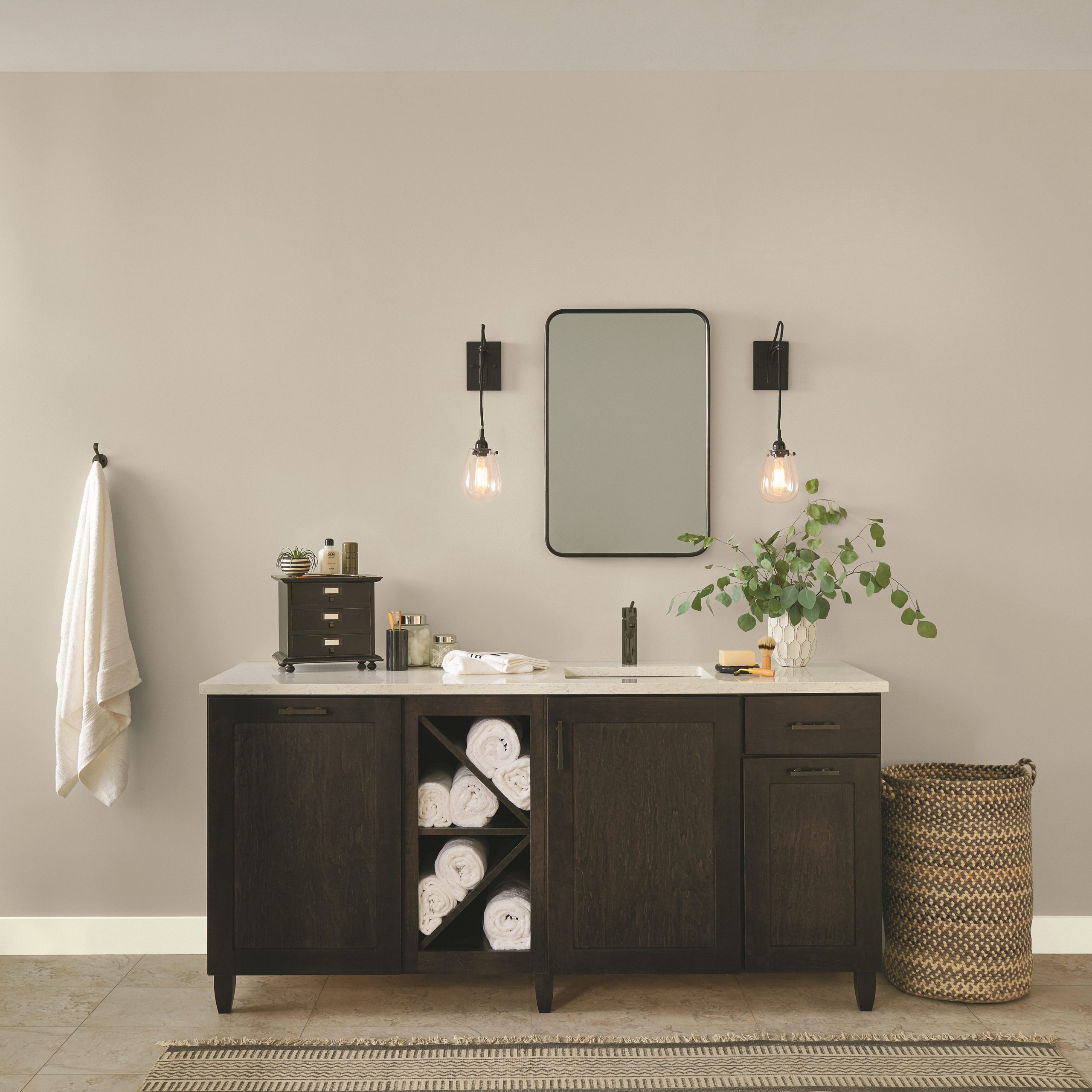 27 Best Paint Colors for Small Bathrooms