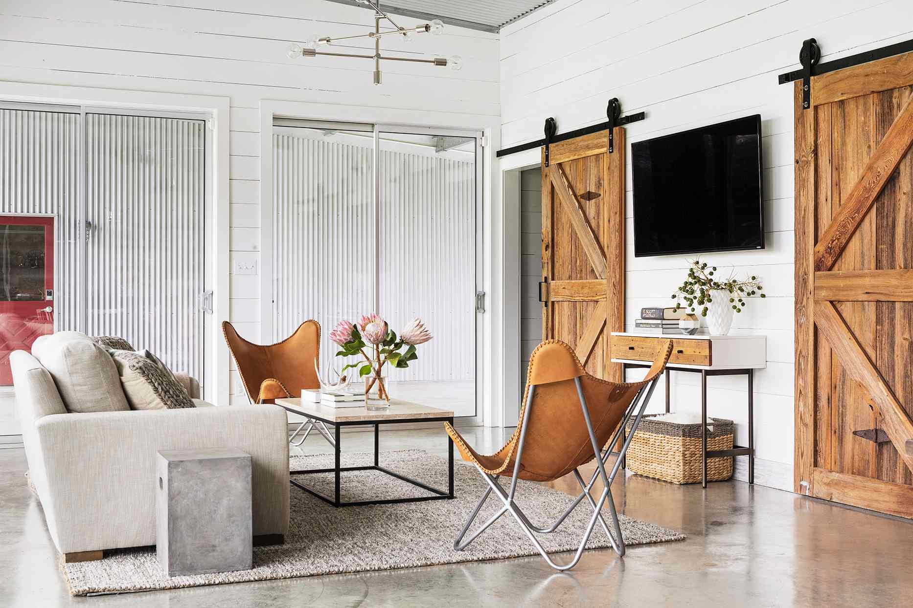 4 Factors to Consider Before Installing a Barn Door