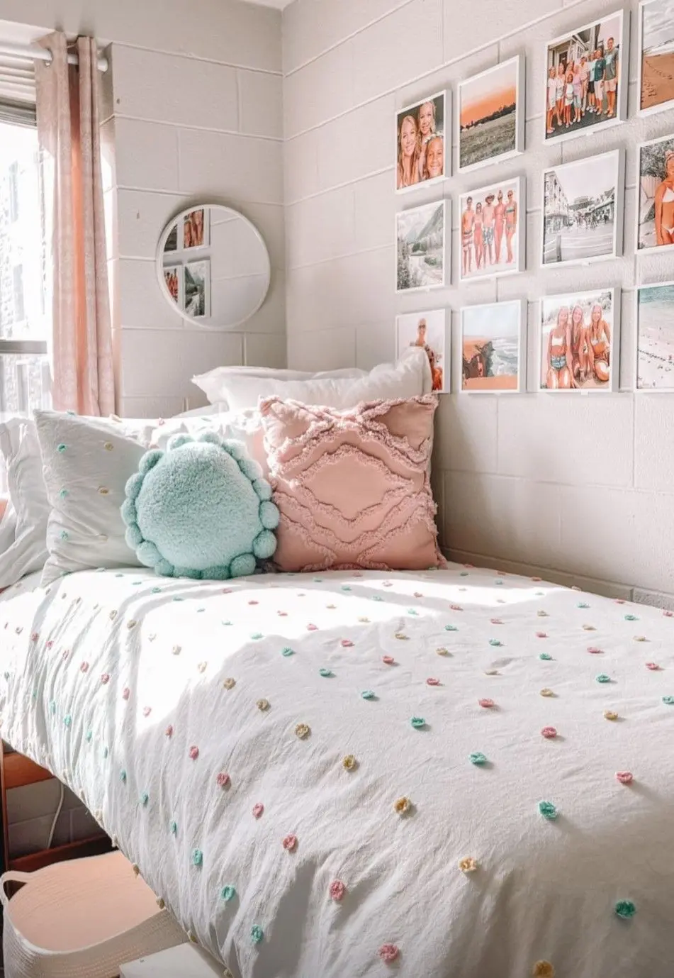5 EASY Ways to Make a Statement With Your Dorm Room Aesthetic – Arts and Classy
