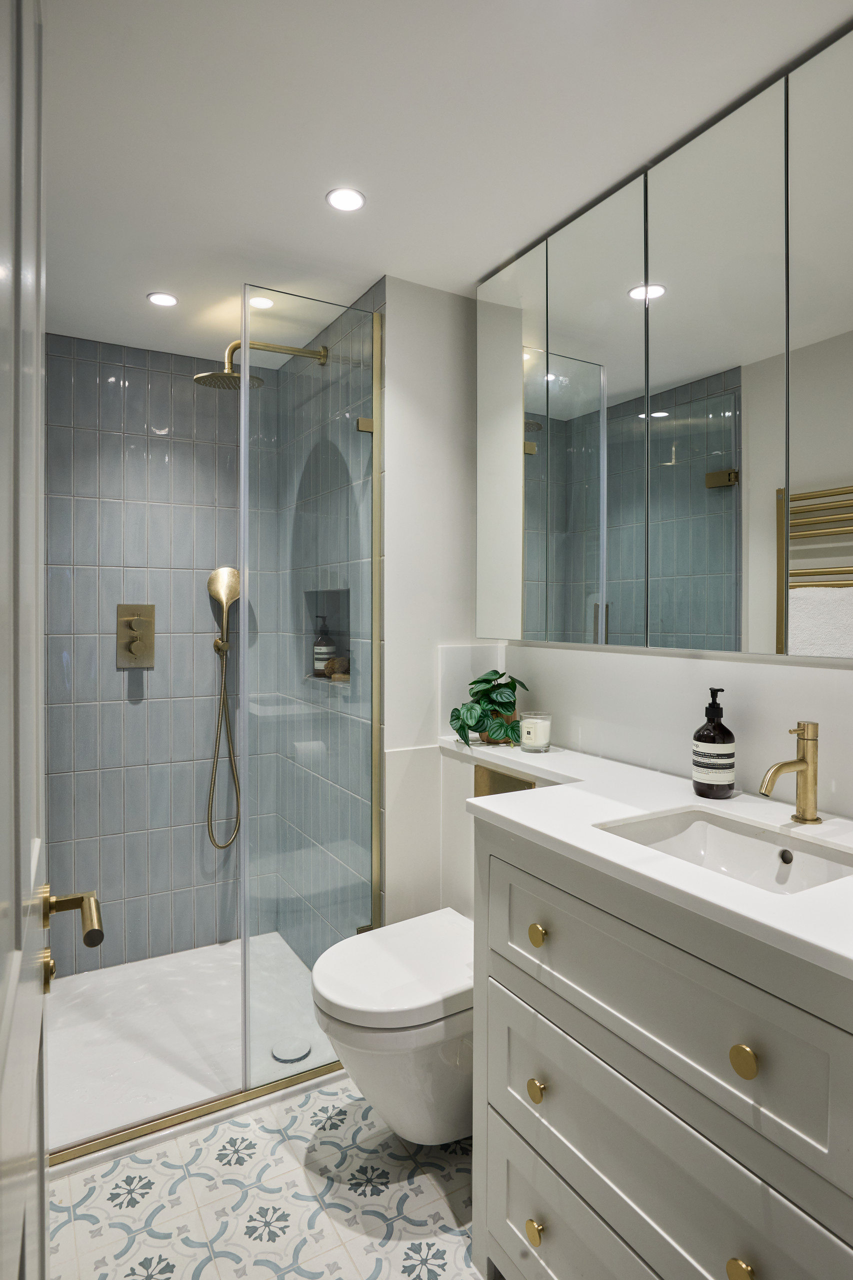 75 Beautiful Bathroom with an Open Shower Ideas & Designs - June 2026 | Houzz AU