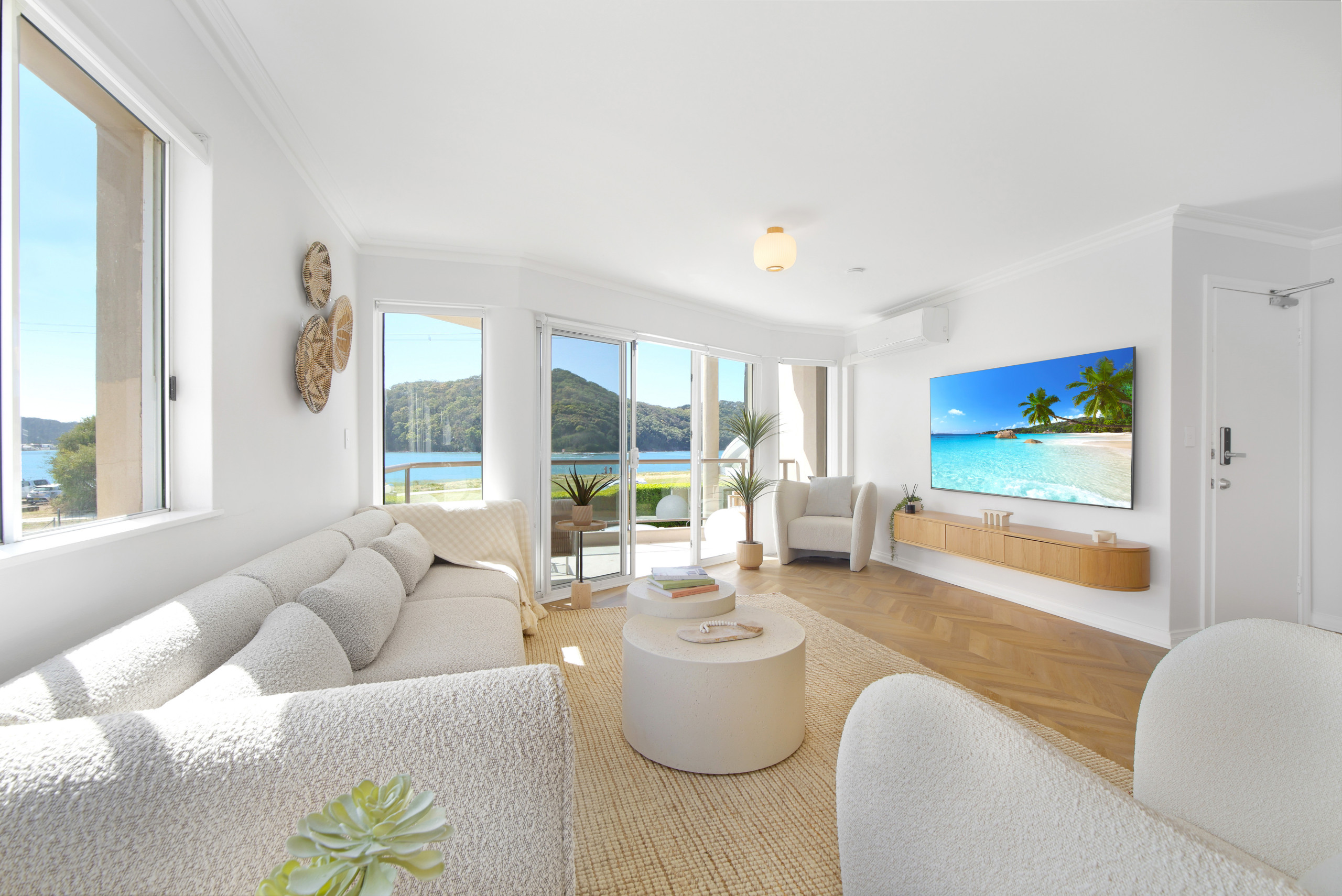 75 Beautiful Beach Style Living Room Ideas & Designs - May 2026 | Houzz AU