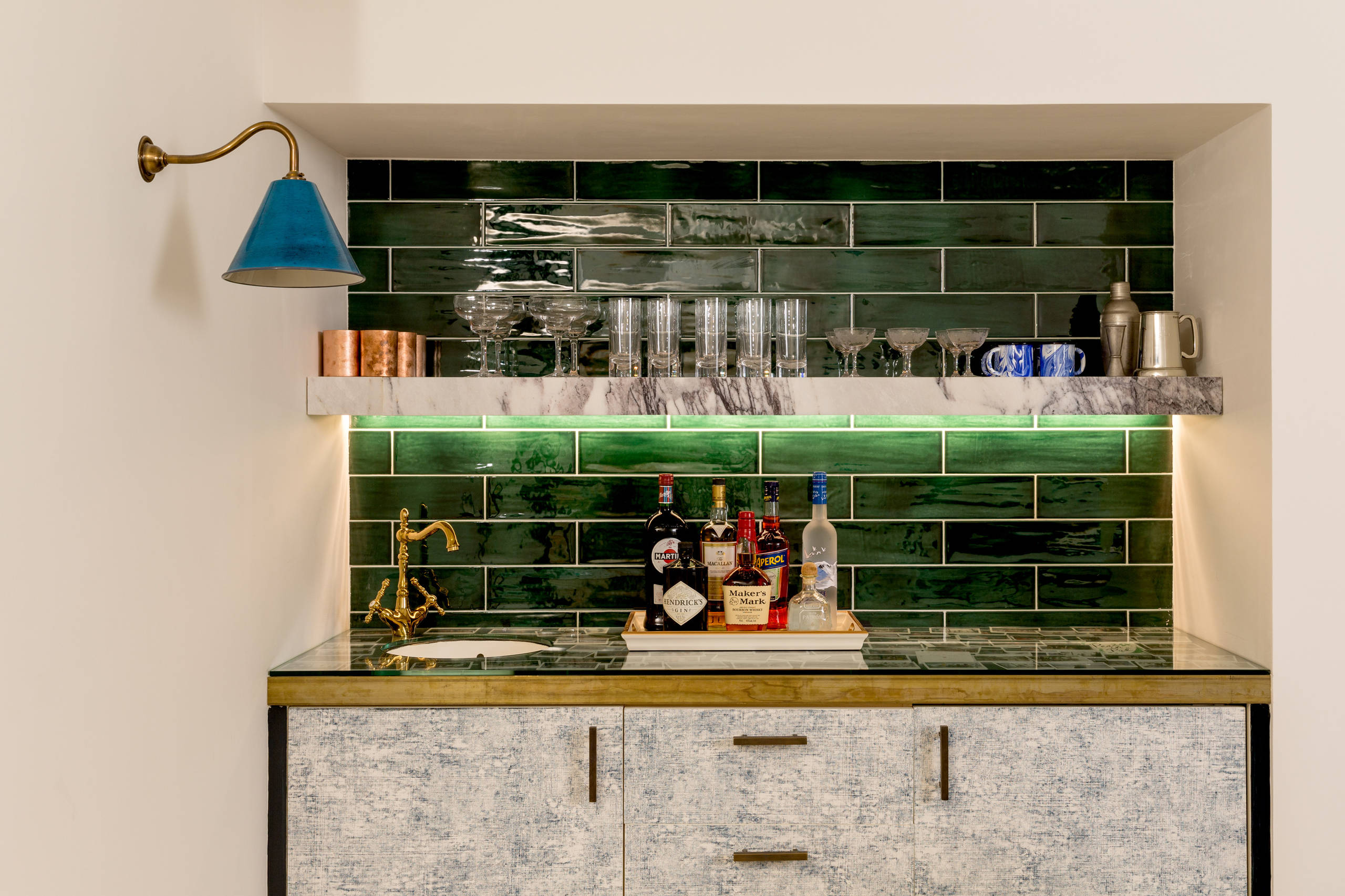 75 Beautiful Home Bar with Subway Tile Splashback Ideas & Designs - June 2026 | Houzz AU
