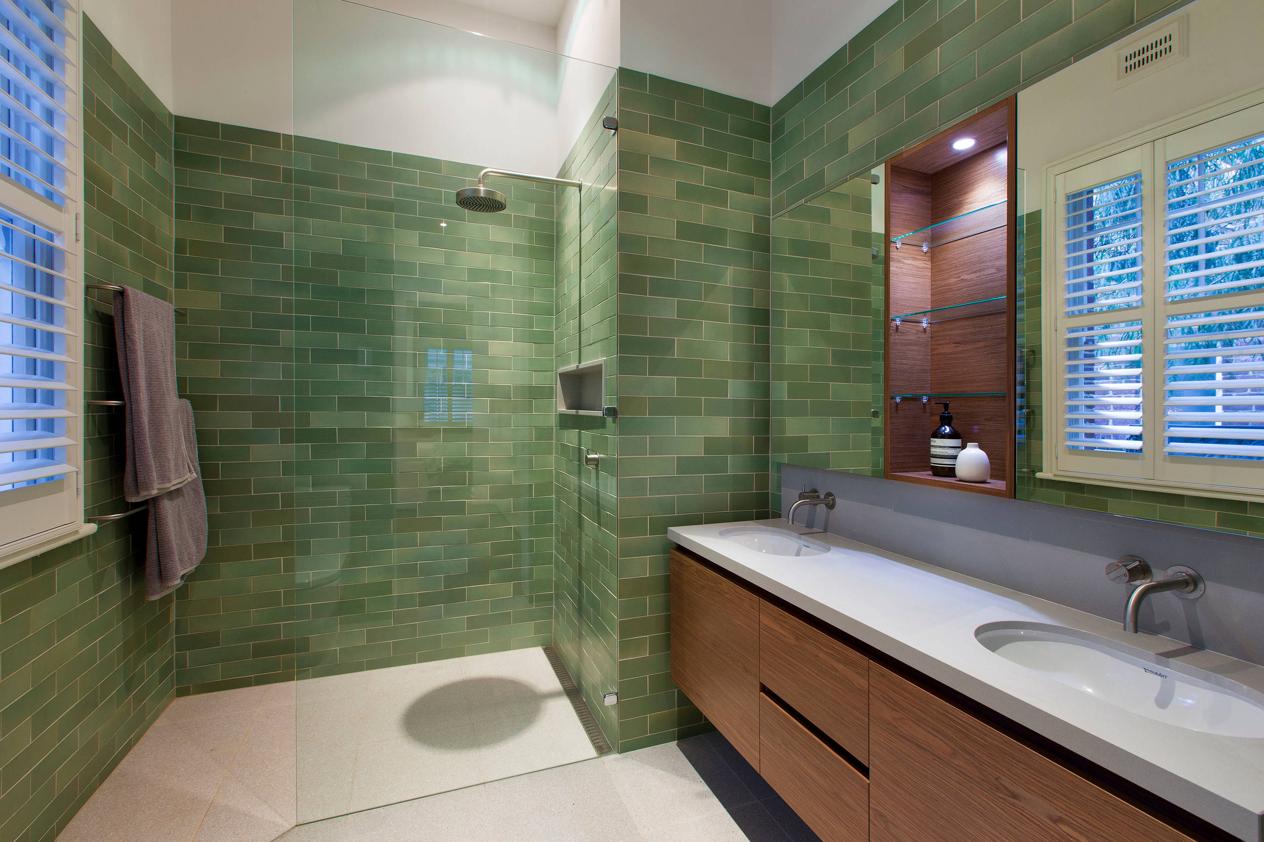 75 Most Popular 75 Beautiful Bathroom with Green Tiles Ideas and Designs Design Ideas for May 2026 | Houzz IE