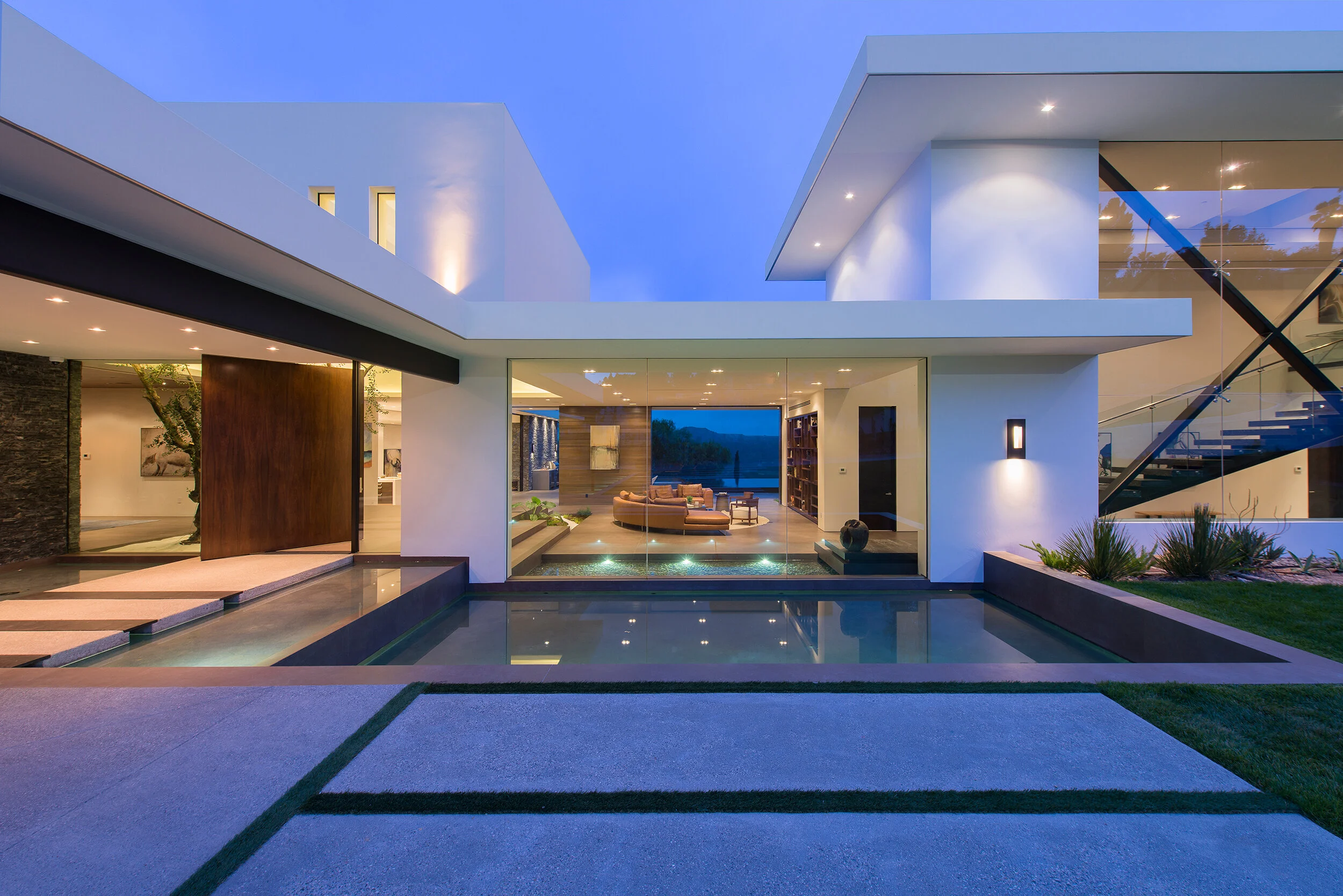benedict canyon 2016, a west coast luxury modern home in beverly hills for views & outdoor living | whipple russell architects