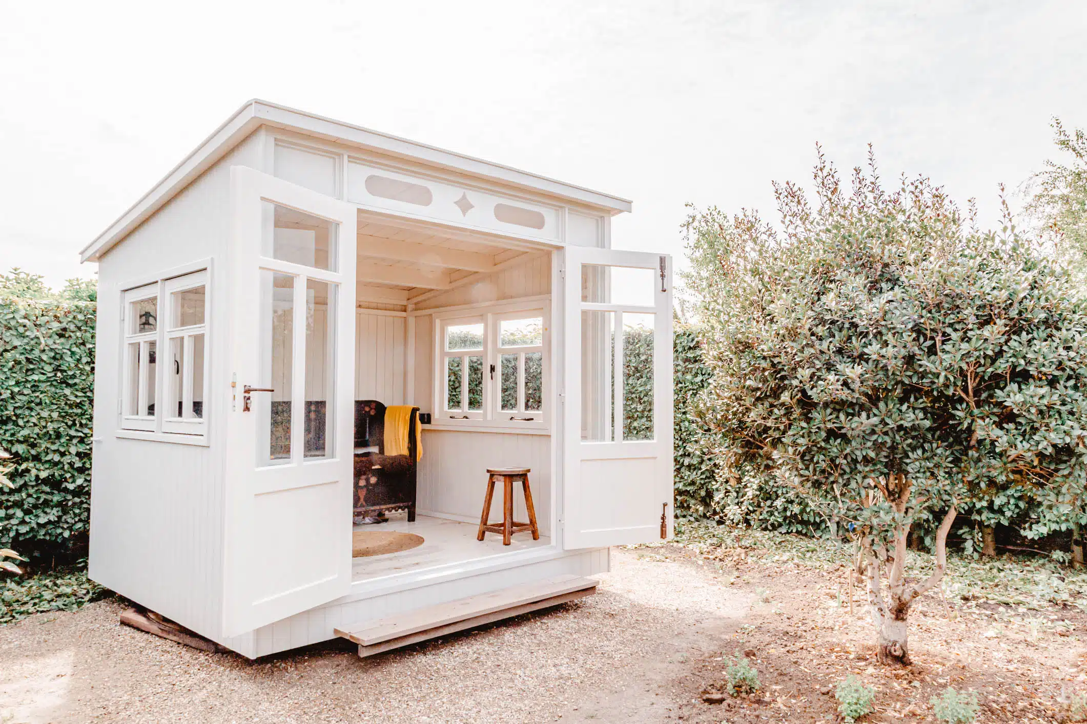 Best Cottage Style She-Shed Ideas - Enthralling Gumption