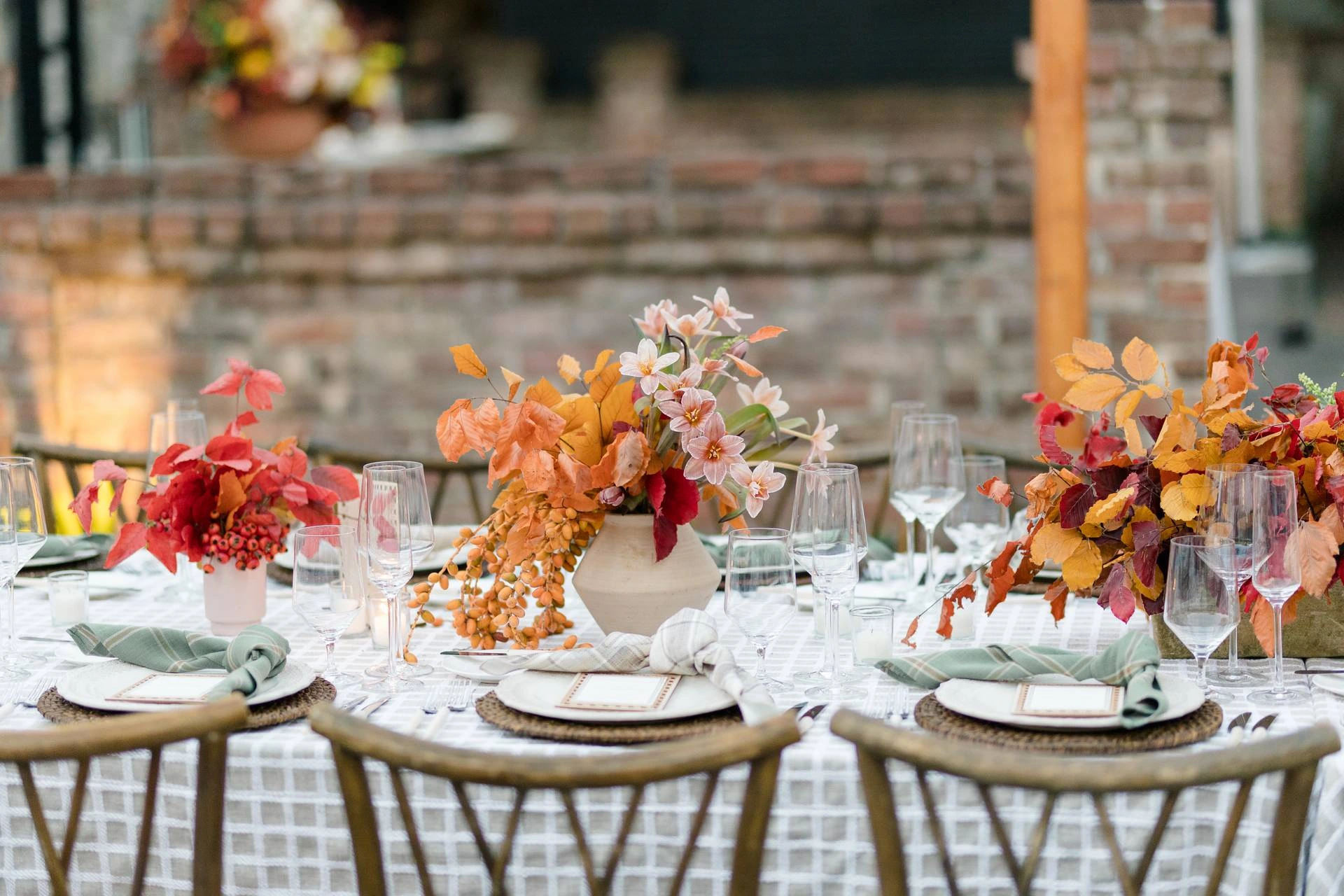 Best Table Linen Rental Color Palettes for a Rustic Wedding