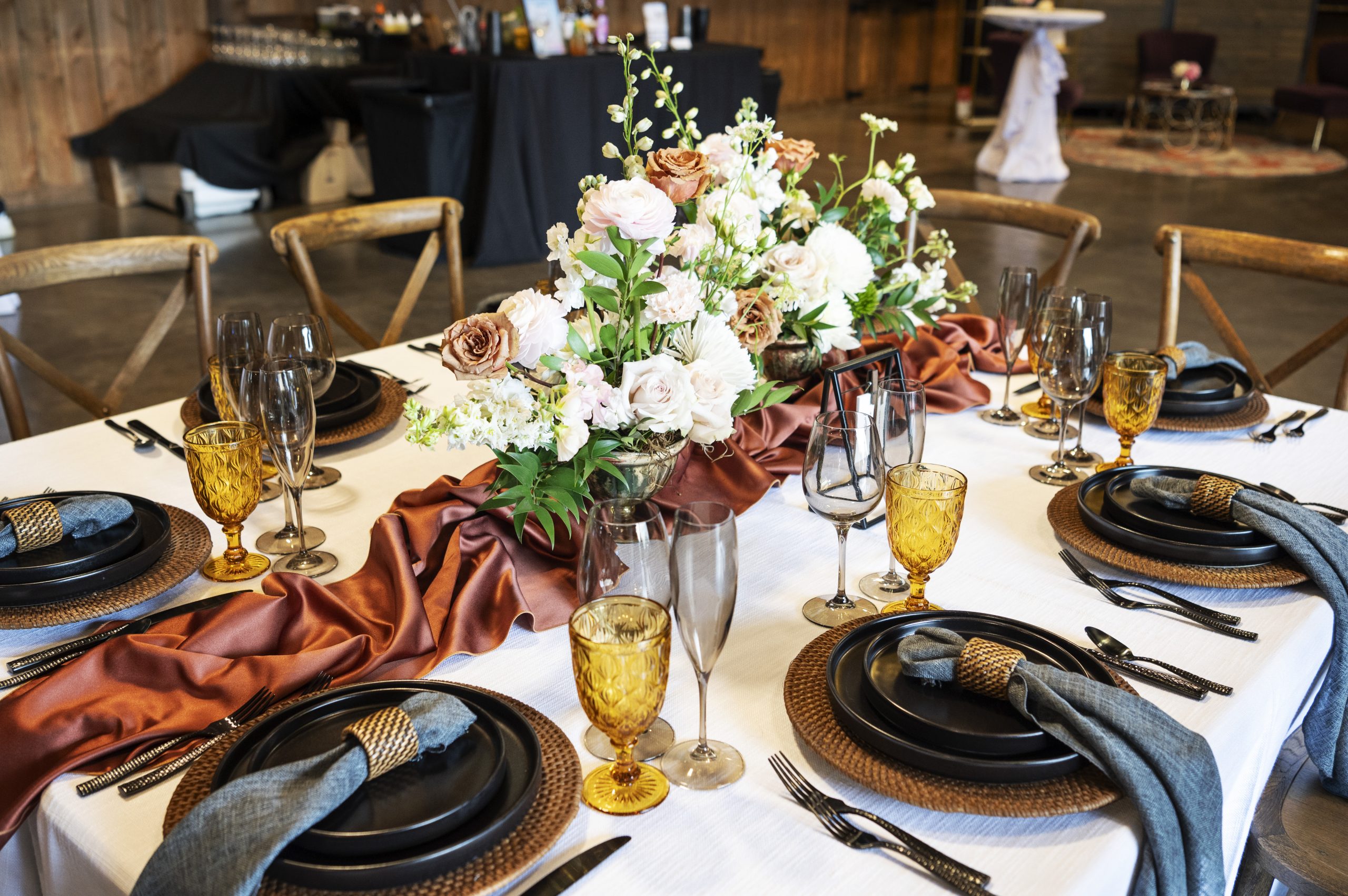 Breathtaking Fall Wedding Centerpiece Ideas for All Budgets - Spruce Mountain Events