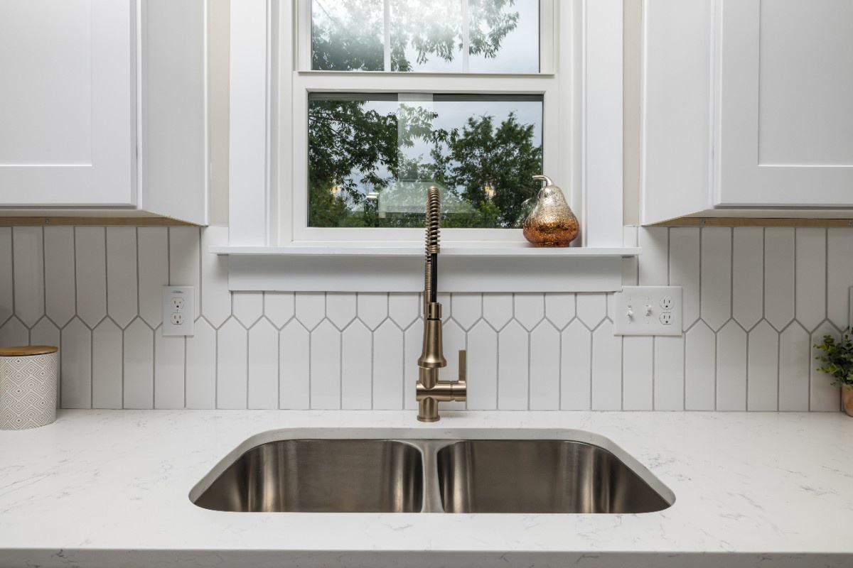 Creative Backsplash Ideas for Modern and Classic Kitchens