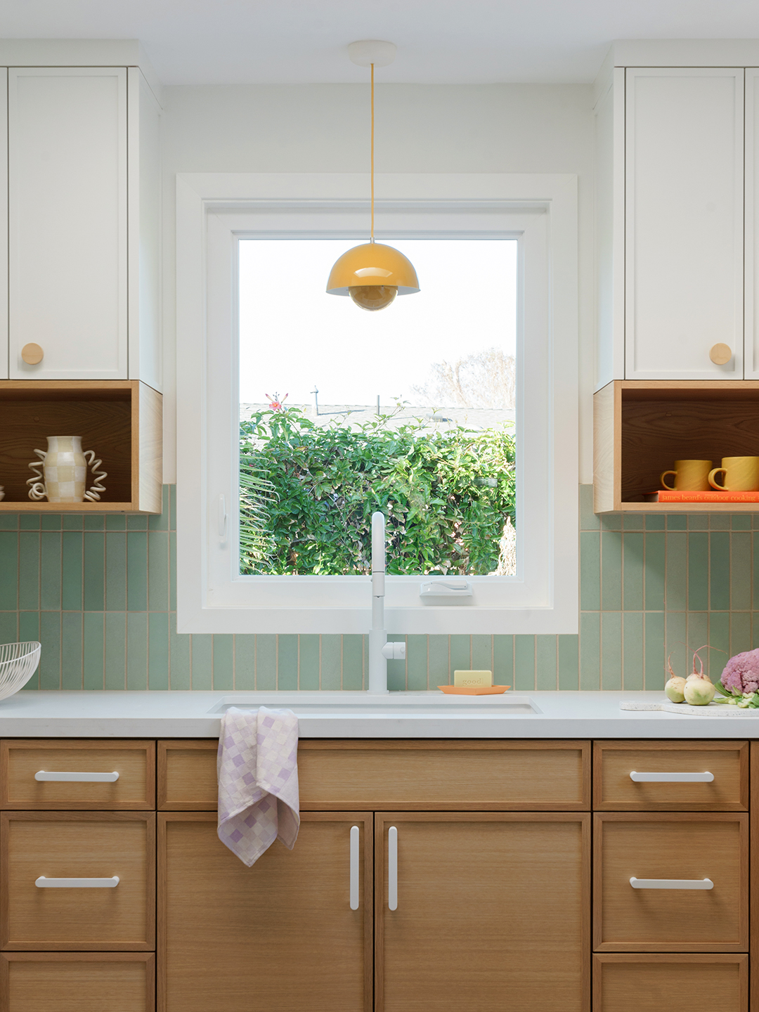 Going Two-Toned Made This San Diego Kitchen All the More Dynamic