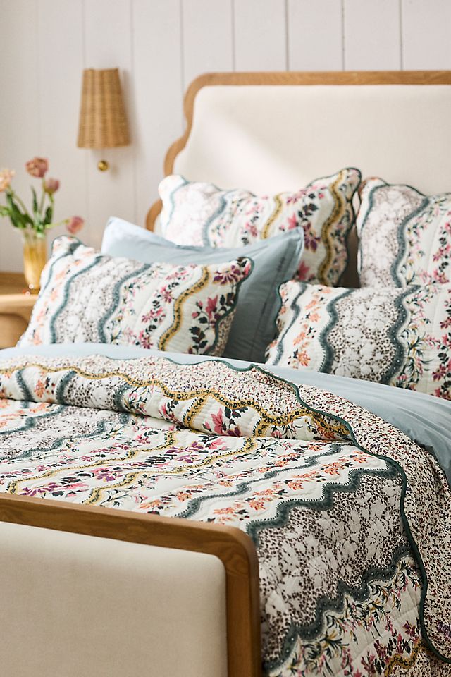 Iluka 100% Cotton Gauze Floral Quilt | AnthroHome