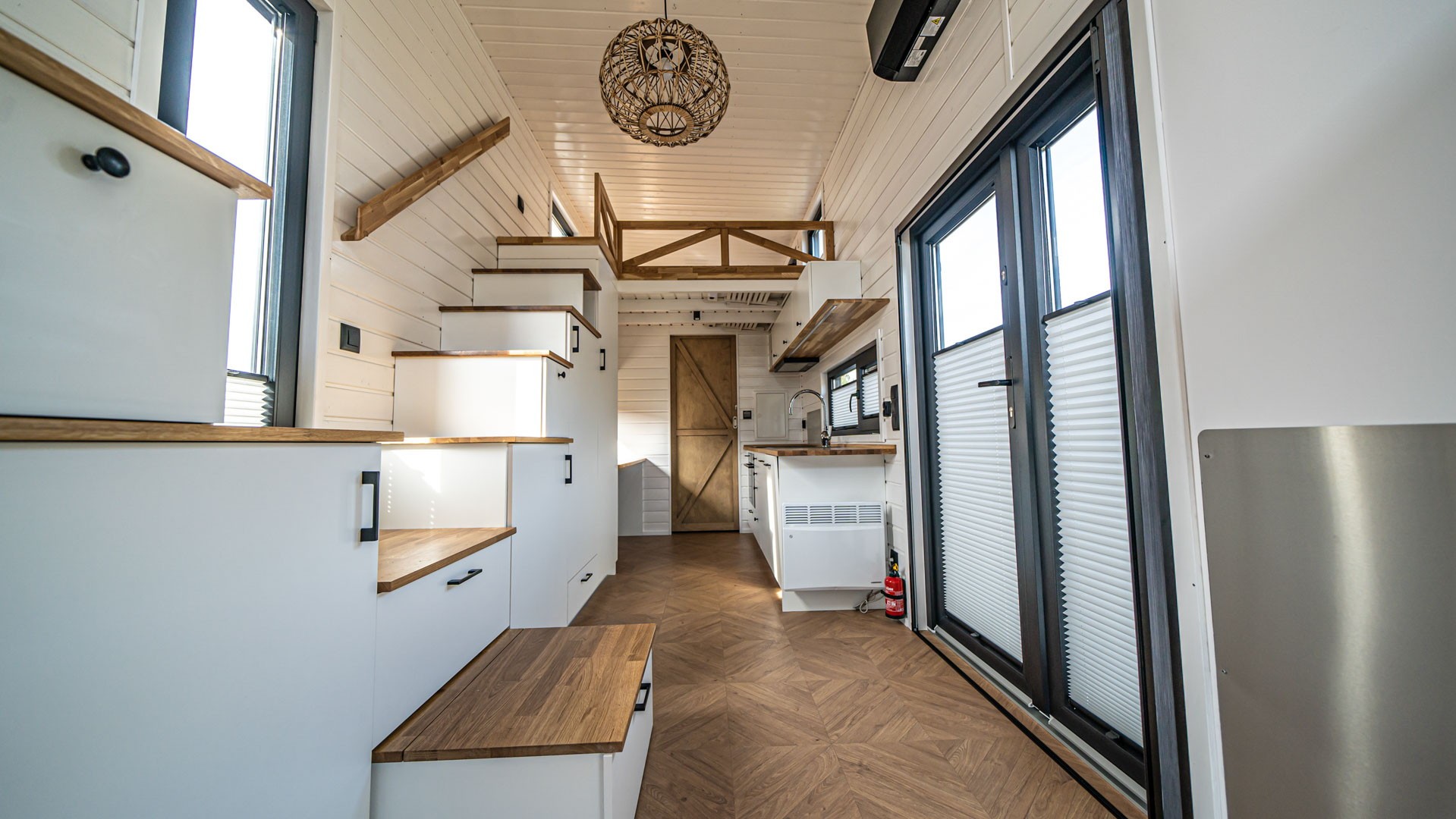 Lemon Tiny Home Blends Scandinavian Style With a Contemporary Layout - autoevolution