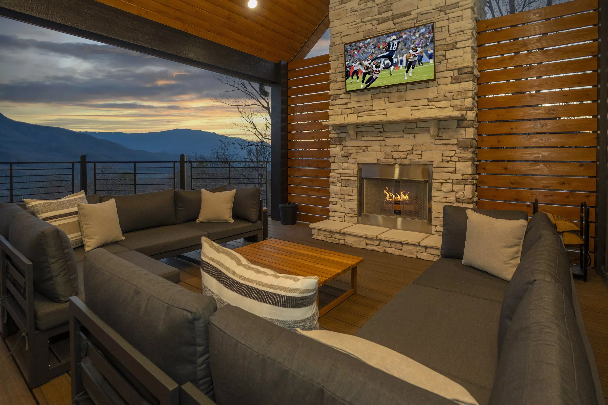Mountain Top Retreat | Smoky Mountain Cabin | Smoky Mountain Vacation