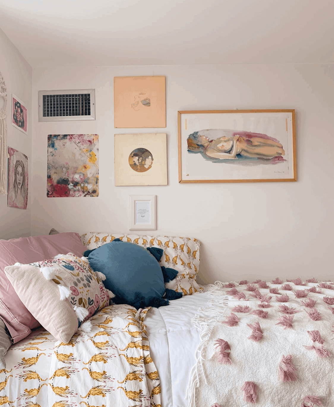 Simple Cozy Dorm Room Ideas Boho Dorm Decor Everything You Need To Create The Boho Dorm